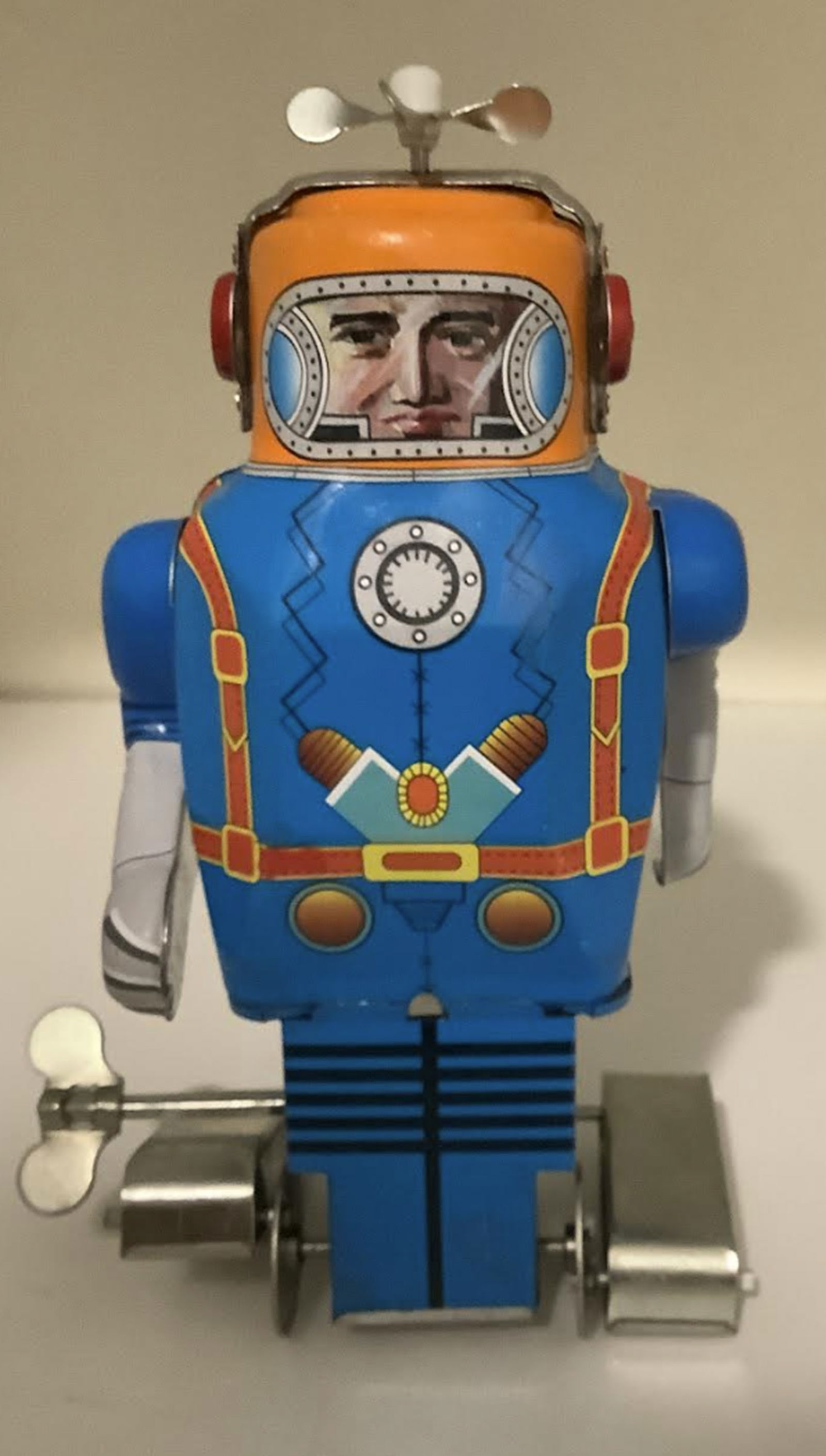 Tin  Robot Wind-Up  Astronaut (1 of 6)