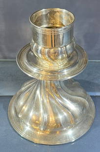 MARIO BUCCELLATI STERLING SILVER CANDLE HOLDER 1960: MARIO BUCCELLATI STERLING SILVER CANDLE HOLDER 1960 - Brand : MARIO BUCCELLATI- Era : 1960- Weight : 480 grams- Material : STERLING SILVER 925- Wide : 14 CM- High : 17 CM- Description : large candle h
