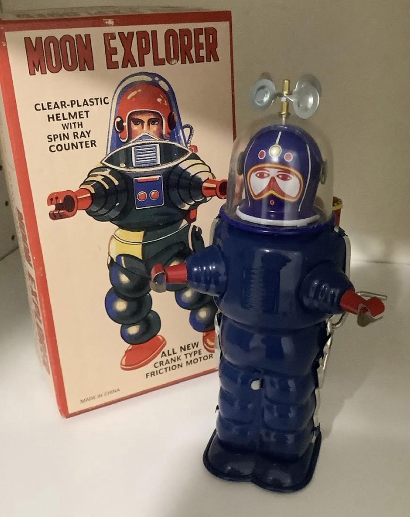 Moon Explorer Friction Robot With Orig Box (1 of 6)