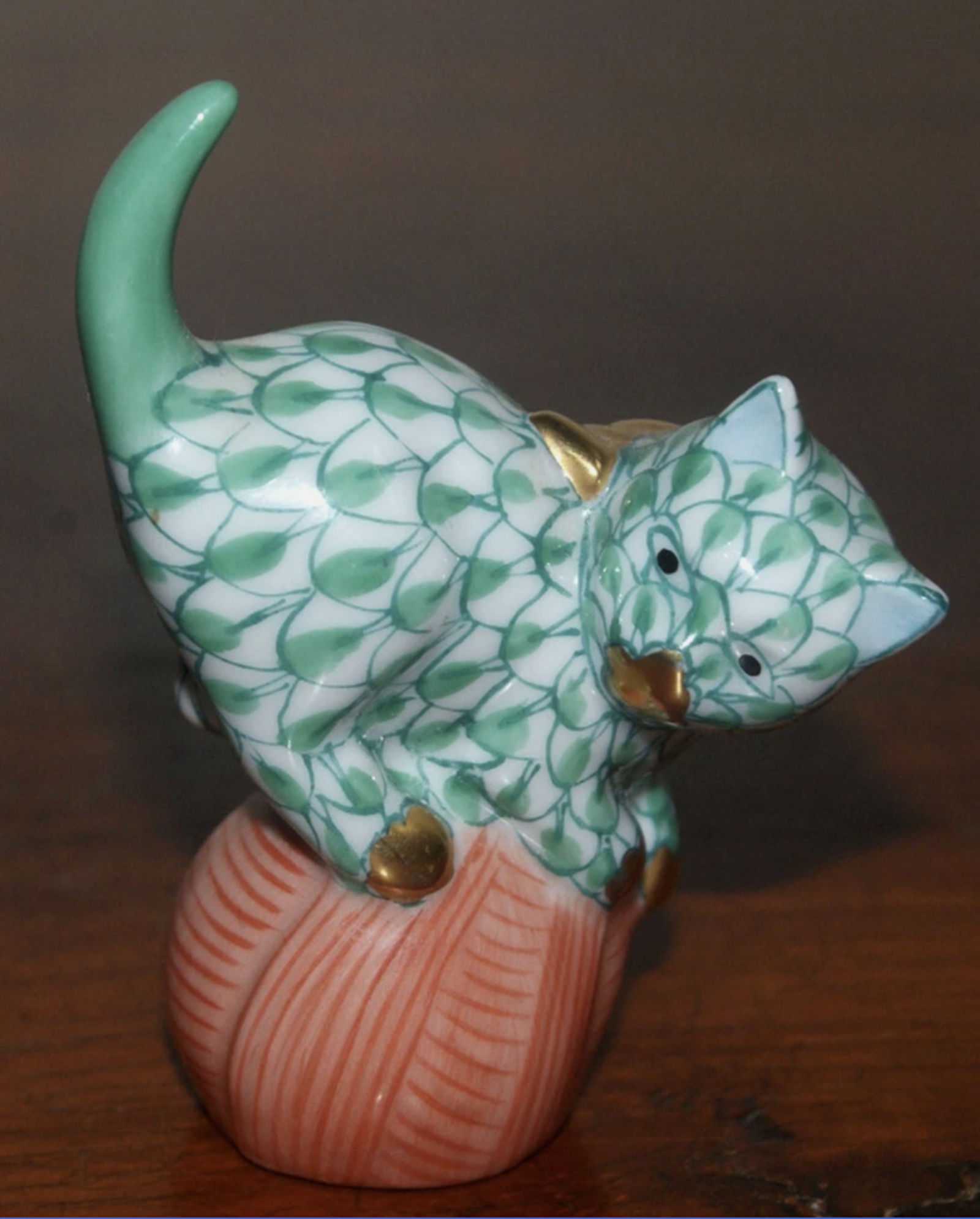 Herend Signed Porcelain Green Fishnet Cat on Ball With 24kt Gold Accents Made in Hungary (1 of 4)
