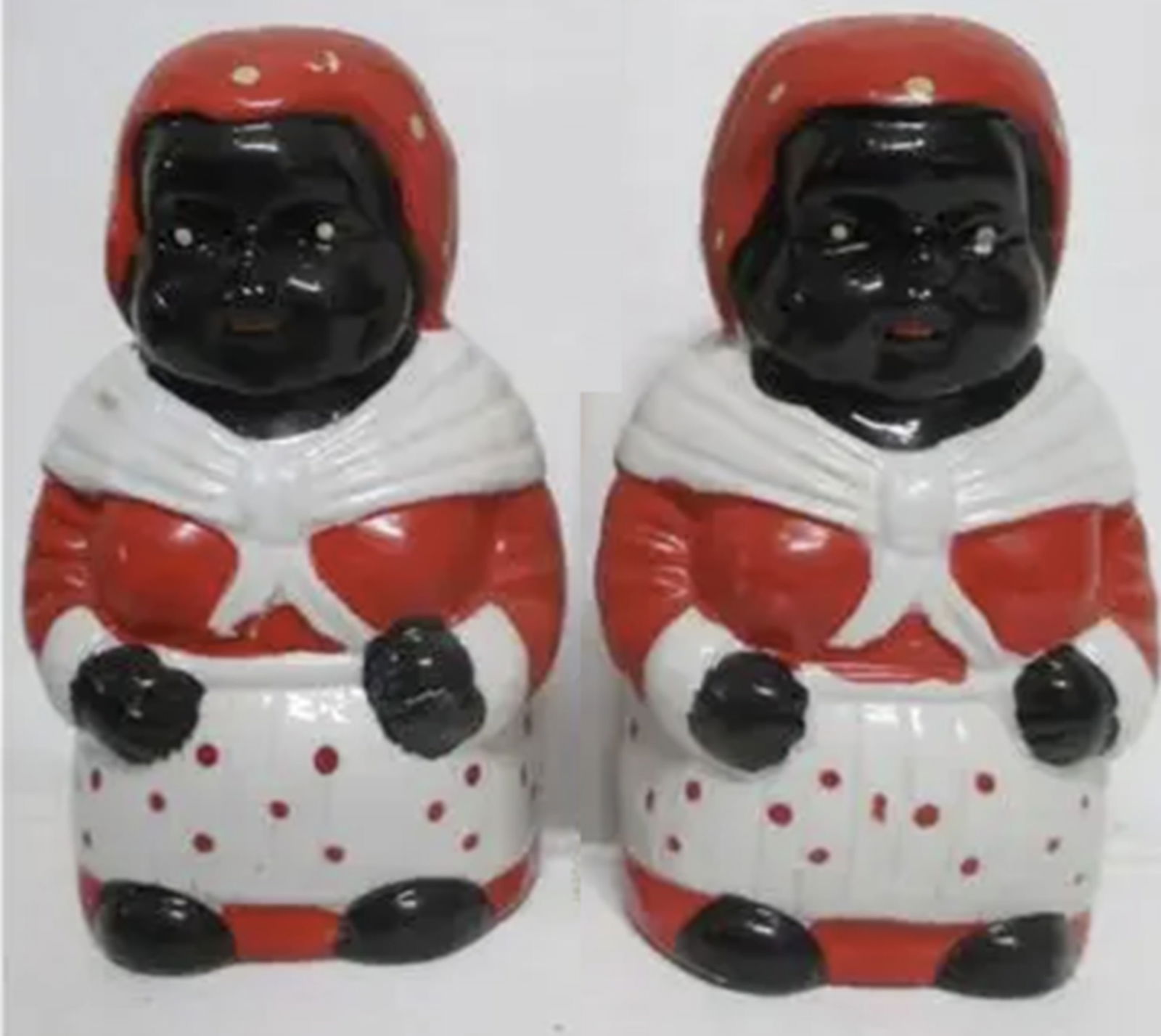 Black Americana Aunt Jemima Ceramic Salt and Pepper Shakers: Black Americana Aunt Jemima Ceramic Salt and Pepper Shakers Measures approx 5 inches high