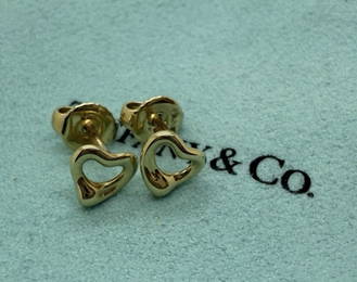 Tiffany & Co 18k Yellog Gold Elsa Peretti open Heart Stud Earrings With Pouch