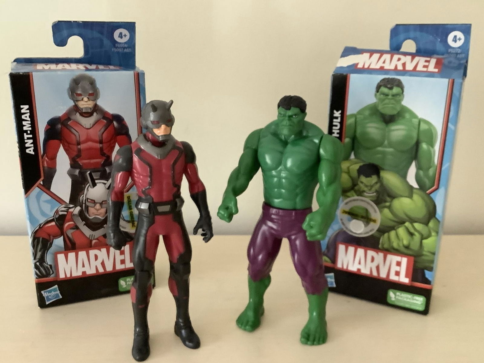 Marvel Hasbro Hulk And Ant man Action Figure Figurine: Marvel Hasbro Hulk And Ant man Action Figure Figurine Measures approx 6 inches tall new condition