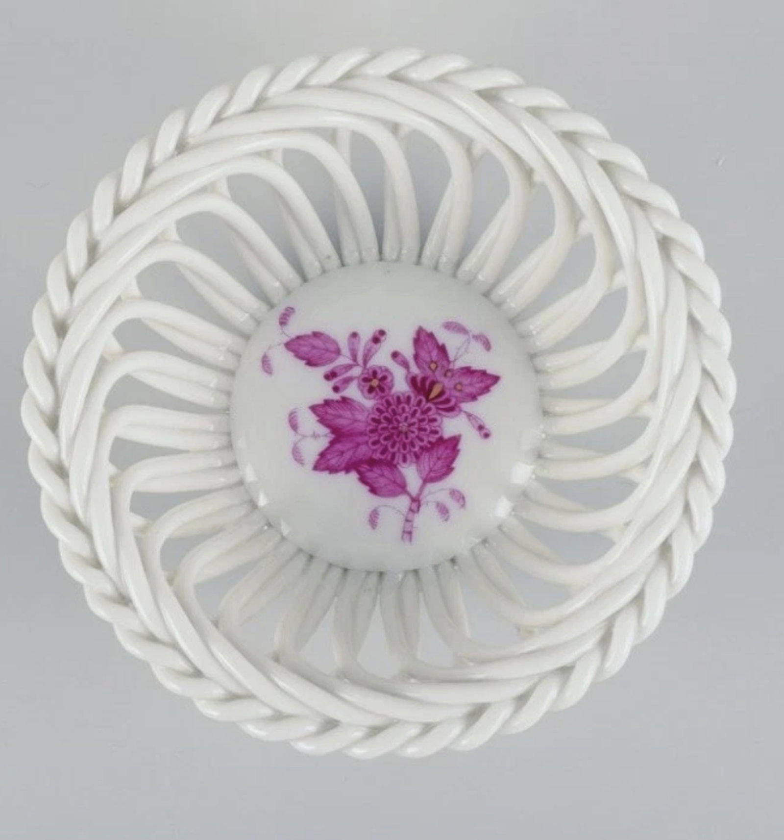 Herend Signed Chinese Boquet Raspberry Bowl Made in Hungary: Herend Signed Chinese Boquet Raspberry Bowl Made in Hungary No Chips or cracks present
