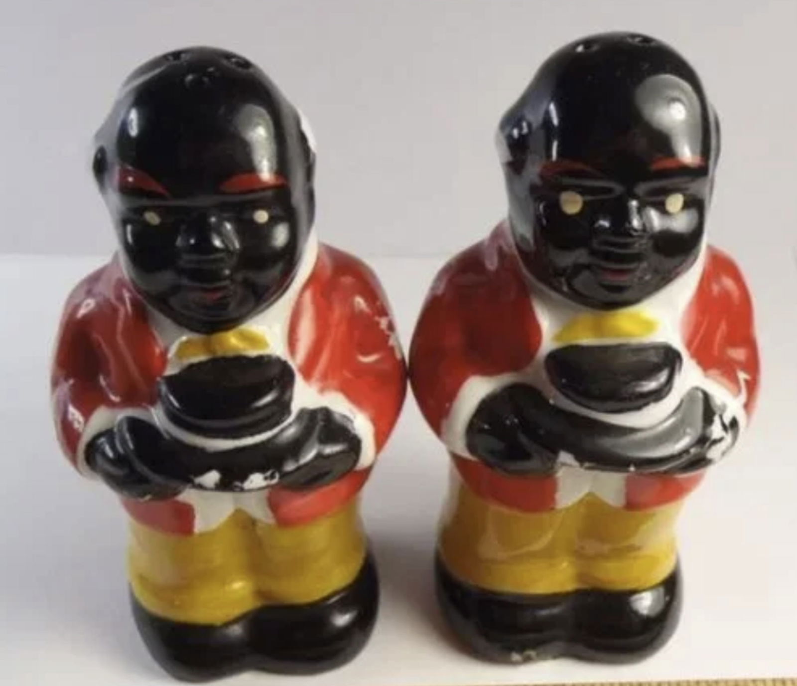 Black Americana Aunt Jemima & Uncle Mose Salt and Pepper Shakers (1 of 1)