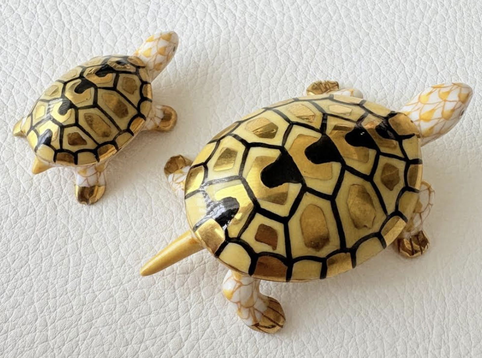 Herend Signed Porcelain Butterscotch Turtle Figurine Set With 24kt Gold Accents Made in Hungary (1 of 5)