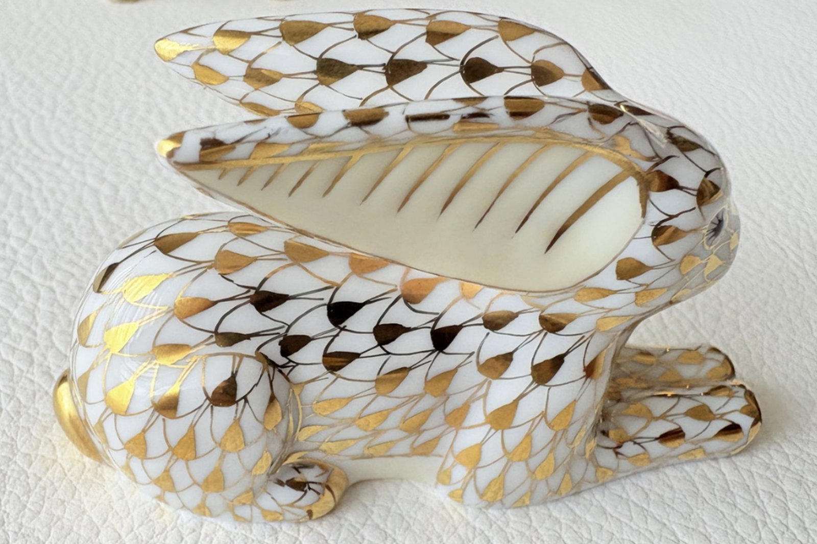 Herend Signed Porcelain Gold Fishnet Rabbit Figurine  With 24kt Gold Accents Made in Hungary (1 of 4)