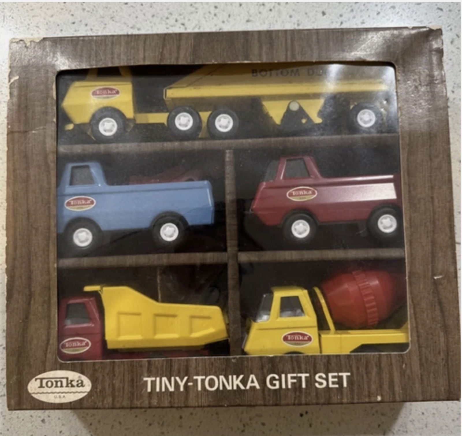 Tiny Tonka No. 820 Gift Set, 5-Piece Construction Toys With Box 1969 (1 of 5)