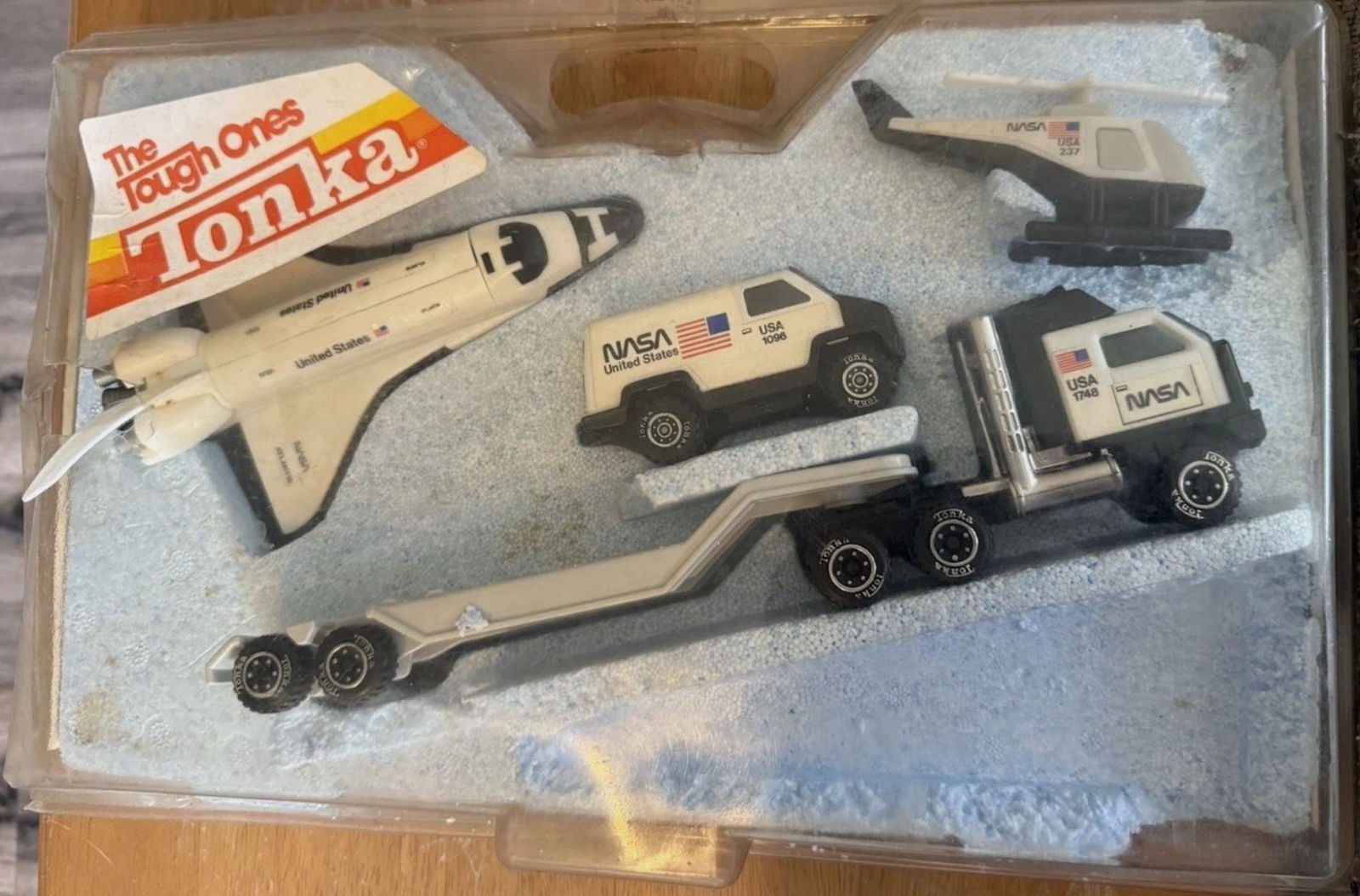 Tonka NASA Space Shuttle Vehicle Gift Set 1039 (1 of 2)