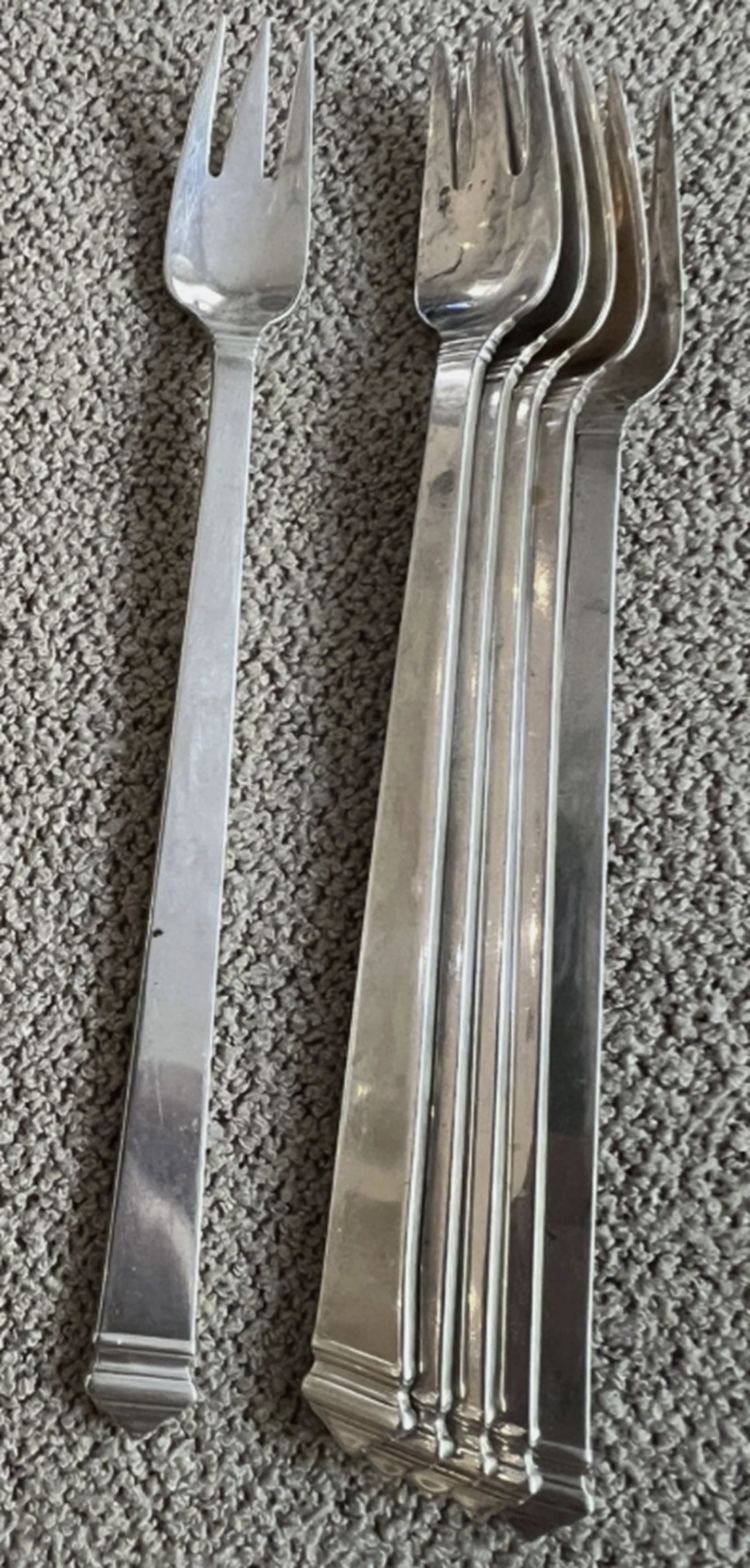 Tiffany & Co Sterling Silver Hampton cocktail forks 6: 6 Tiffany & Co Sterling Silver Hampton cocktail forks Measures approx 6"