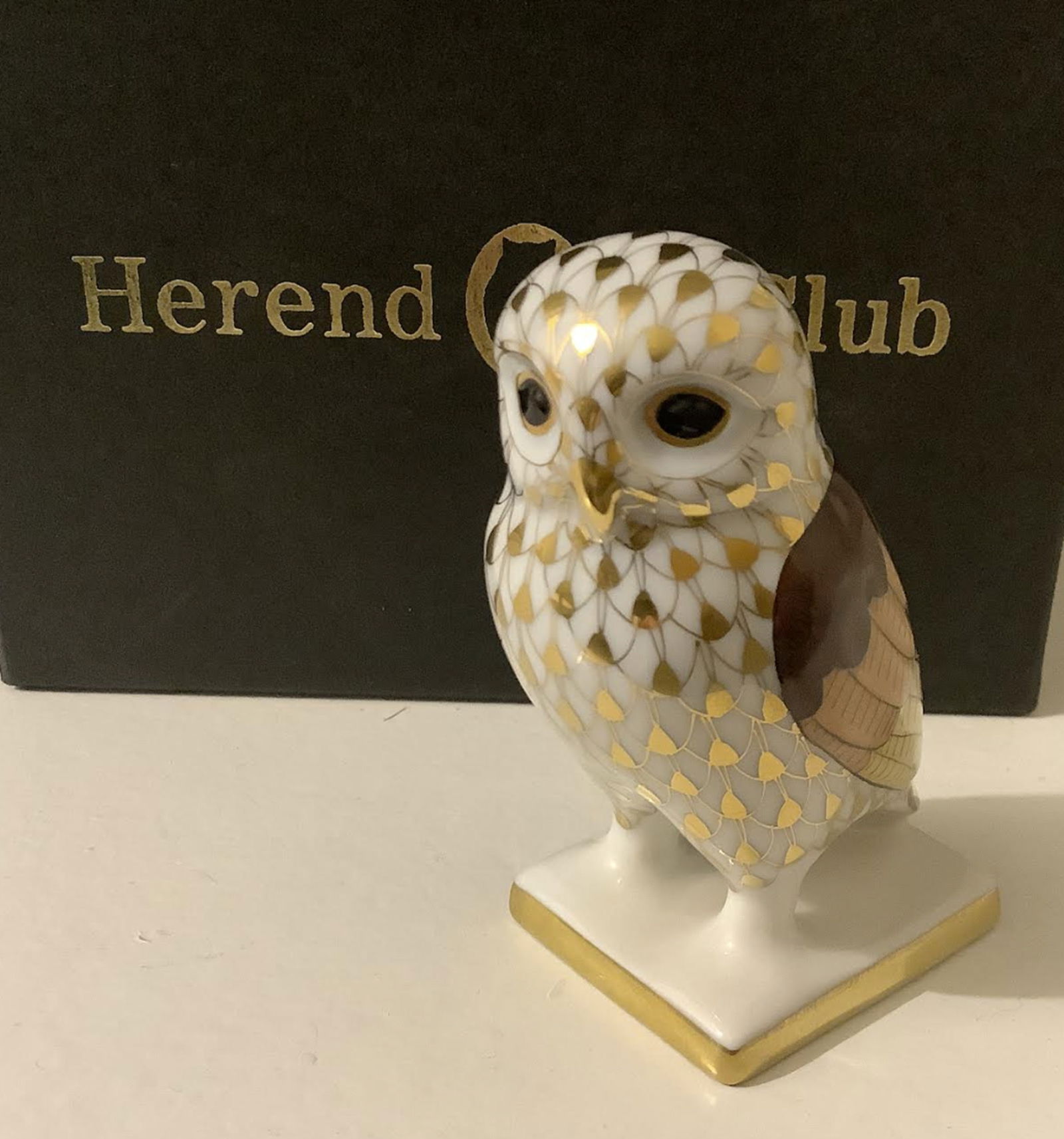 Herend Signed Porcelain  Fishnet World Owl Athena’s Owl Figurine  With 24kt Gold Accents Made in (1 of 5)