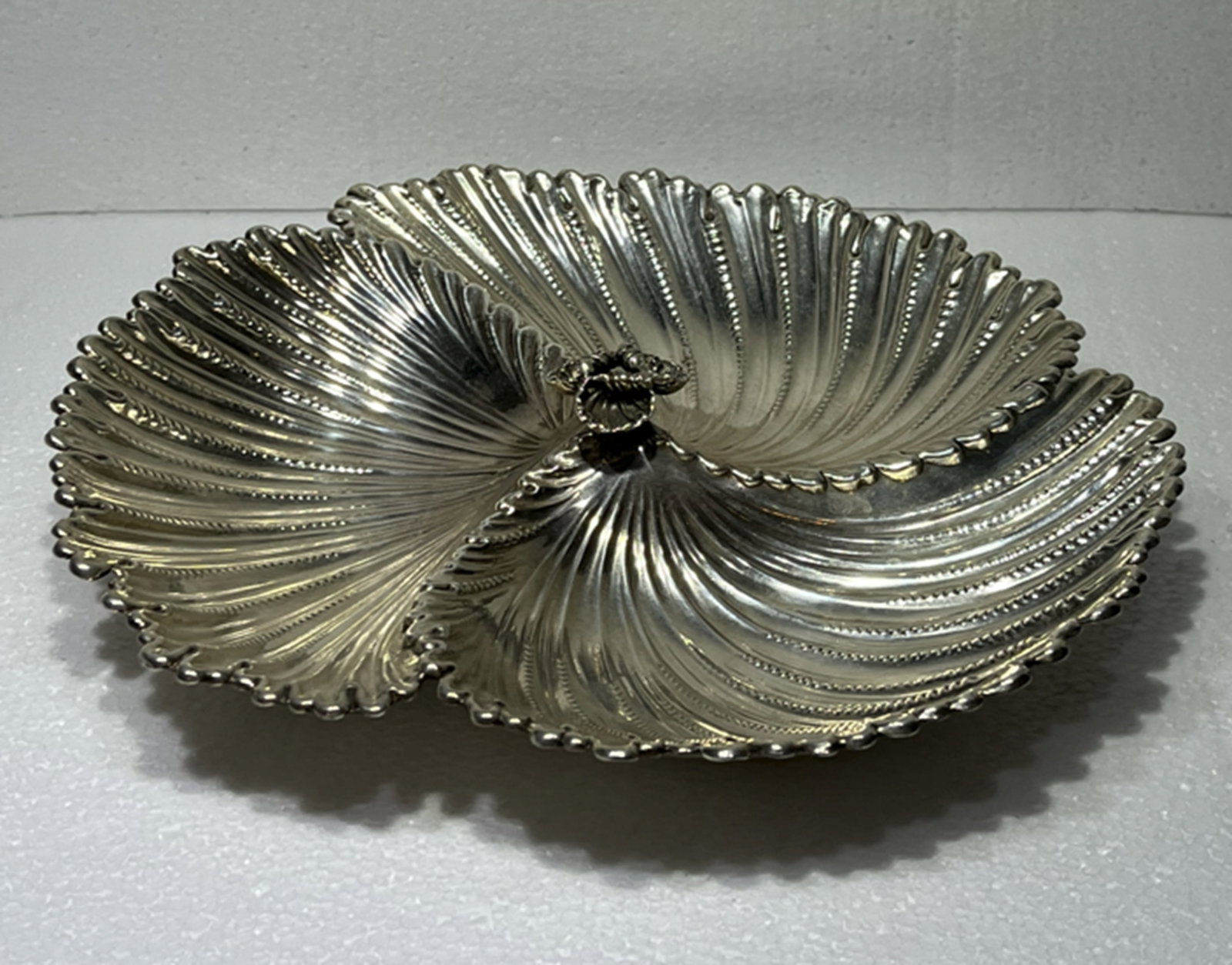 GIANMARA BUCCELATI STERLING SILVER “FORME?? PLATE- RARE MADE IN ITALY WITH ORIG BOX: GIANMARA BUCCELATI STERLING SILVER “FORME” PLATE- RARE MADE IN ITALY WITH ORIG BOX MEASURES APPROX Wide 21 cm GREAT CONDITION