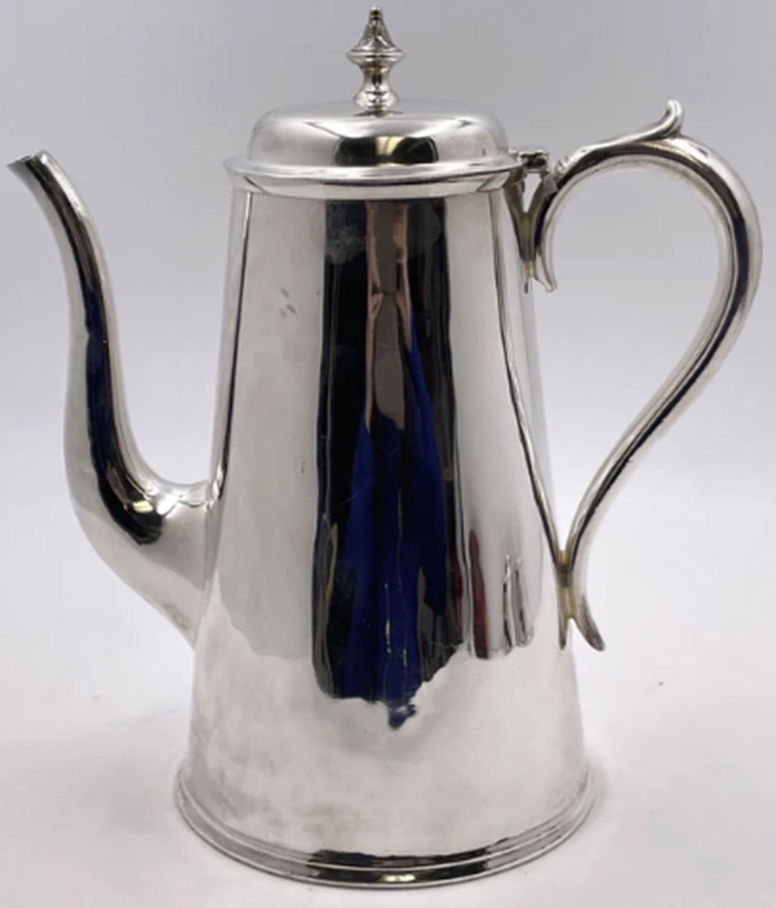 Elkington Silver Large Coffee Pot: Elkington & Co. silverplate coffee pot, in an elegant, geometric design. It measures approx 11 1/3'' in height by 9 1/2'' from handle to spout and bears hallmarks as well as its original price tag as