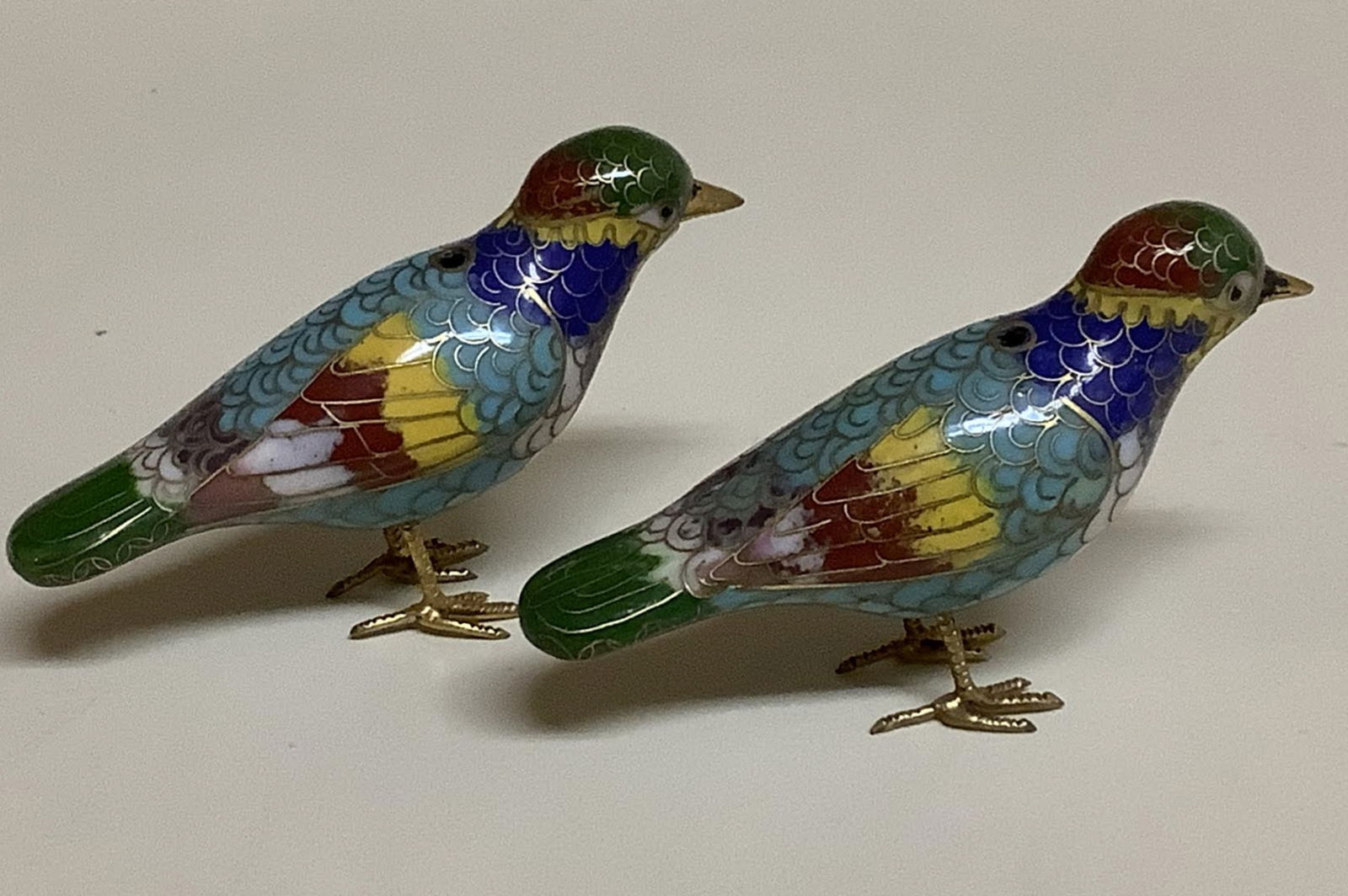 Cloisonne Chinese Bird Pheasant Figurine: Cloisonne Chinese Bird Pheasant Figurine With Brass Legs. Measures approx 2.5 inches Long and1.5 inches tall