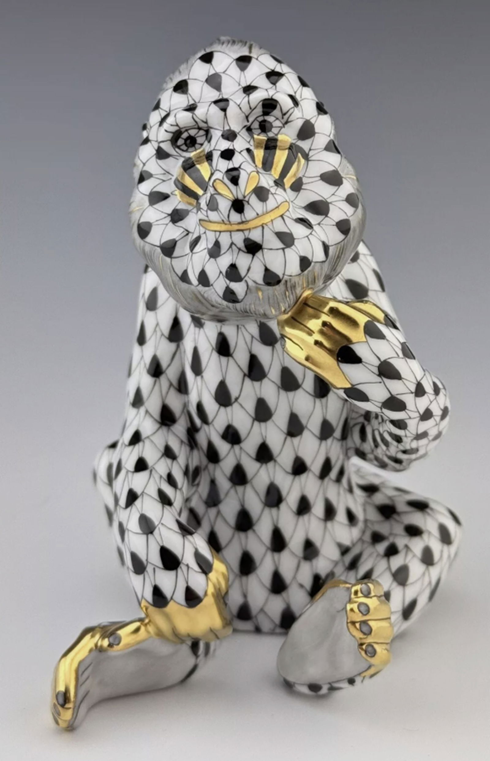 HEREND Signed Porcelaing Black Fishent Orangutan Hand Painted With 24 Karat Gold Accents Monkey / (1 of 5)