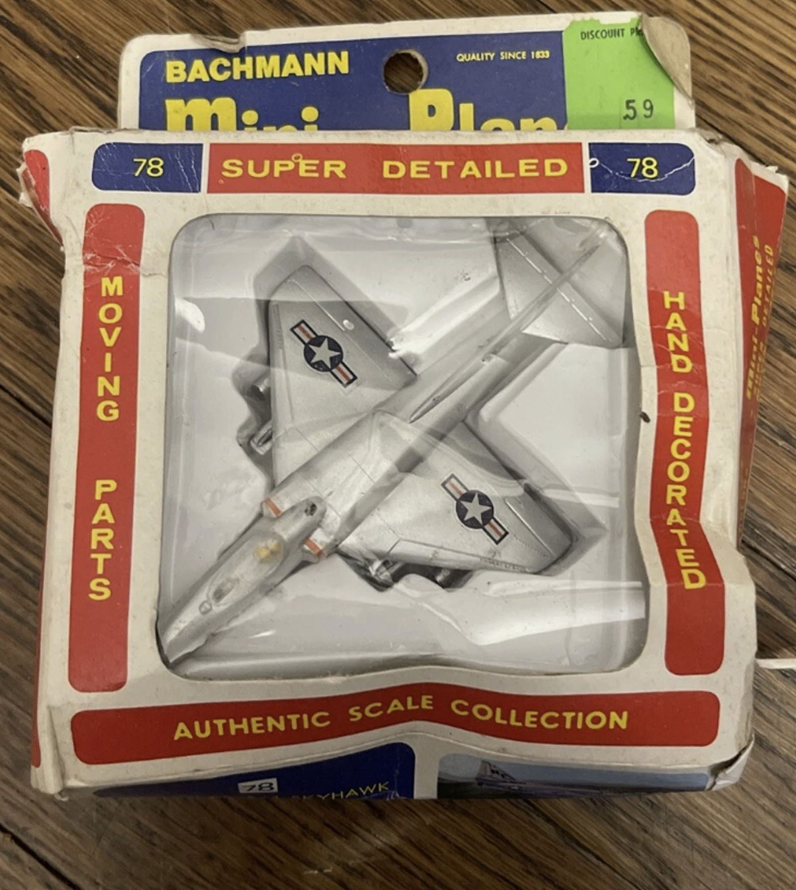 Bachmann Mini Planes Douglas A-4 Skyhawk 78 in Original Box 8378 (1 of 4)