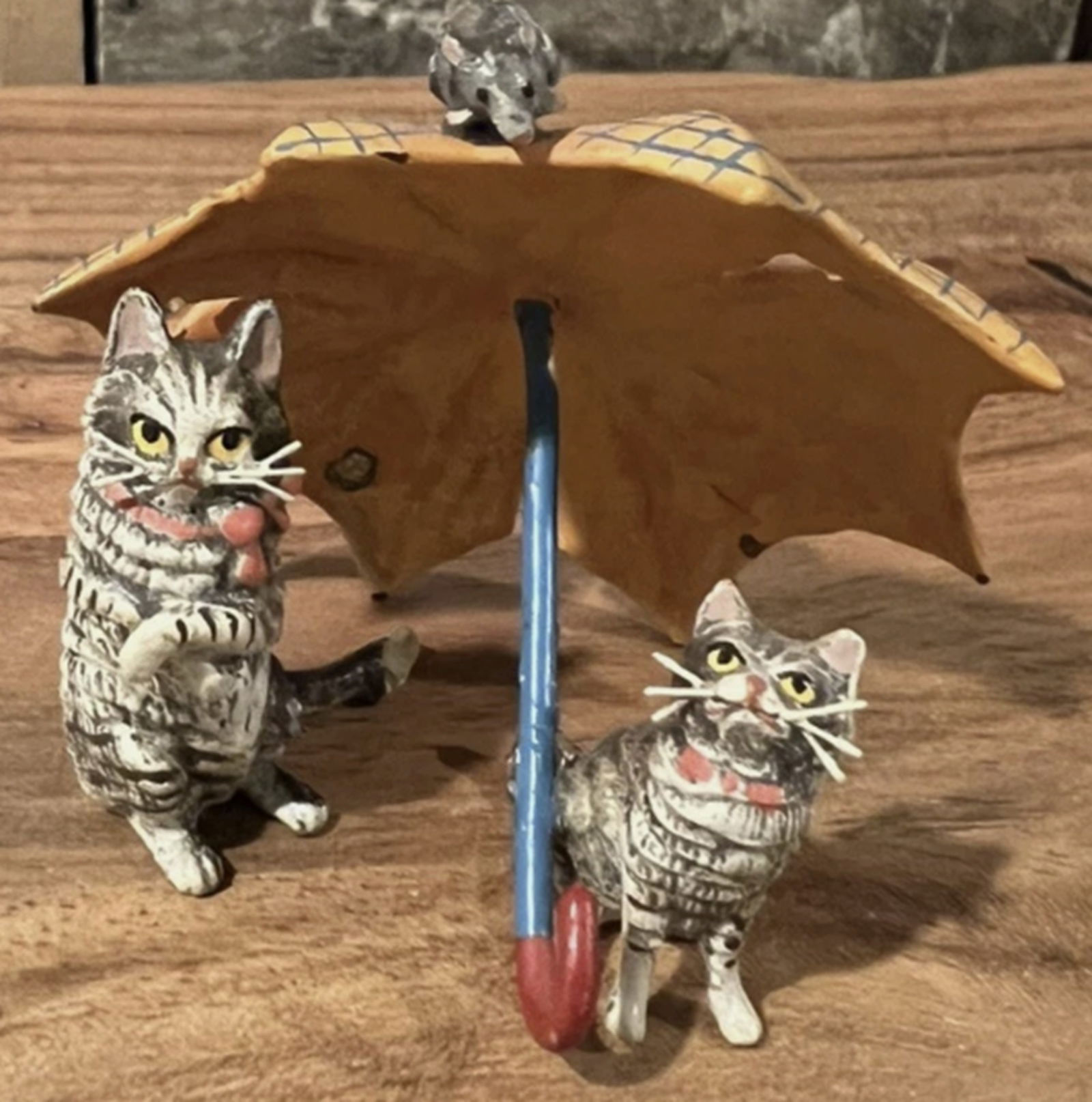 Fritz Bermann Austrian Vienna Bronze Pair Of Cats Under Umbrella: Fritz Bermann Austrian Vienna Bronze Pair Of Cats Under Umbrella Fritz Bermann Austrian Vienna Bronze Pair Of Cats Under Umbrella This figure measures about 2.25 inches