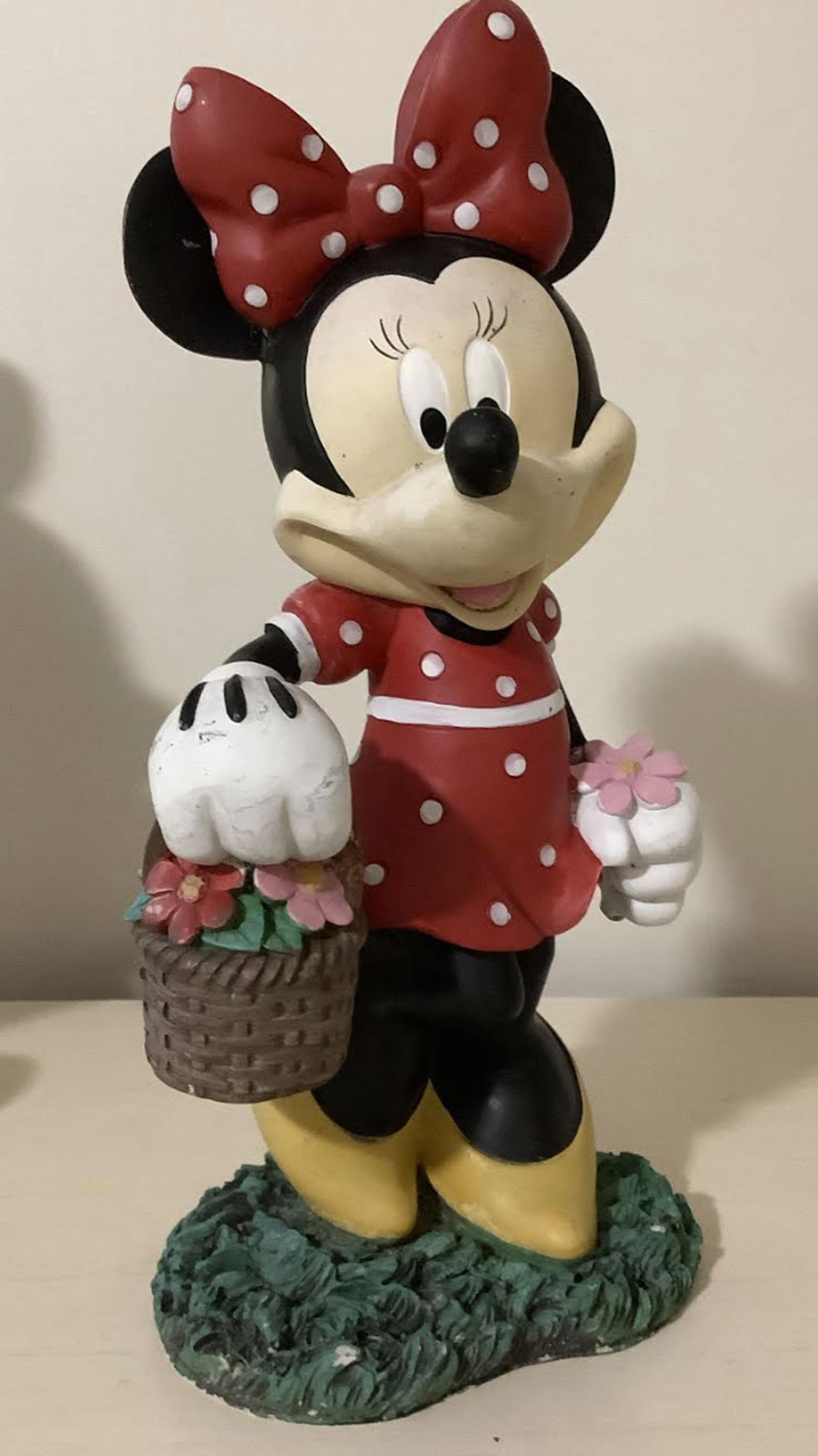 Disney Signed MinnieTall Figurine Statuette: Disney Signed MinnieTall Figurine Statuette Measures approx 12-1/2" H x 6.125" L x 4.5" W