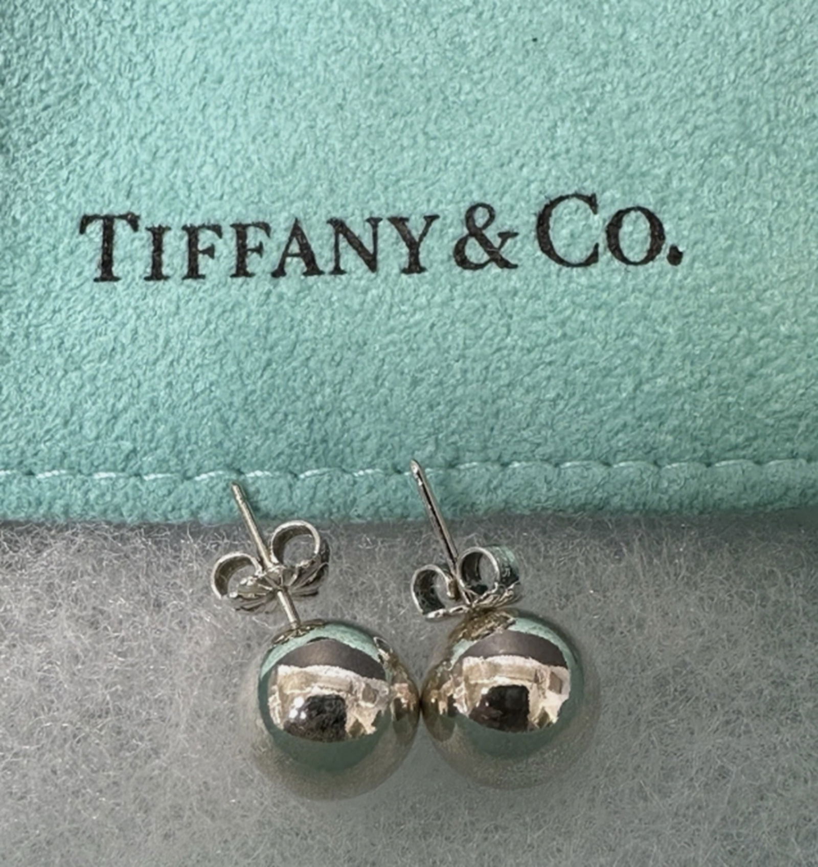 Tiffany & Co Sterling Silver 10mm Hardwear Ball Earrings Studs With Orig Pouch: Tiffany & Co Sterling Silver 10mm Hardwear Ball Earrings Studs With Orig Pouch