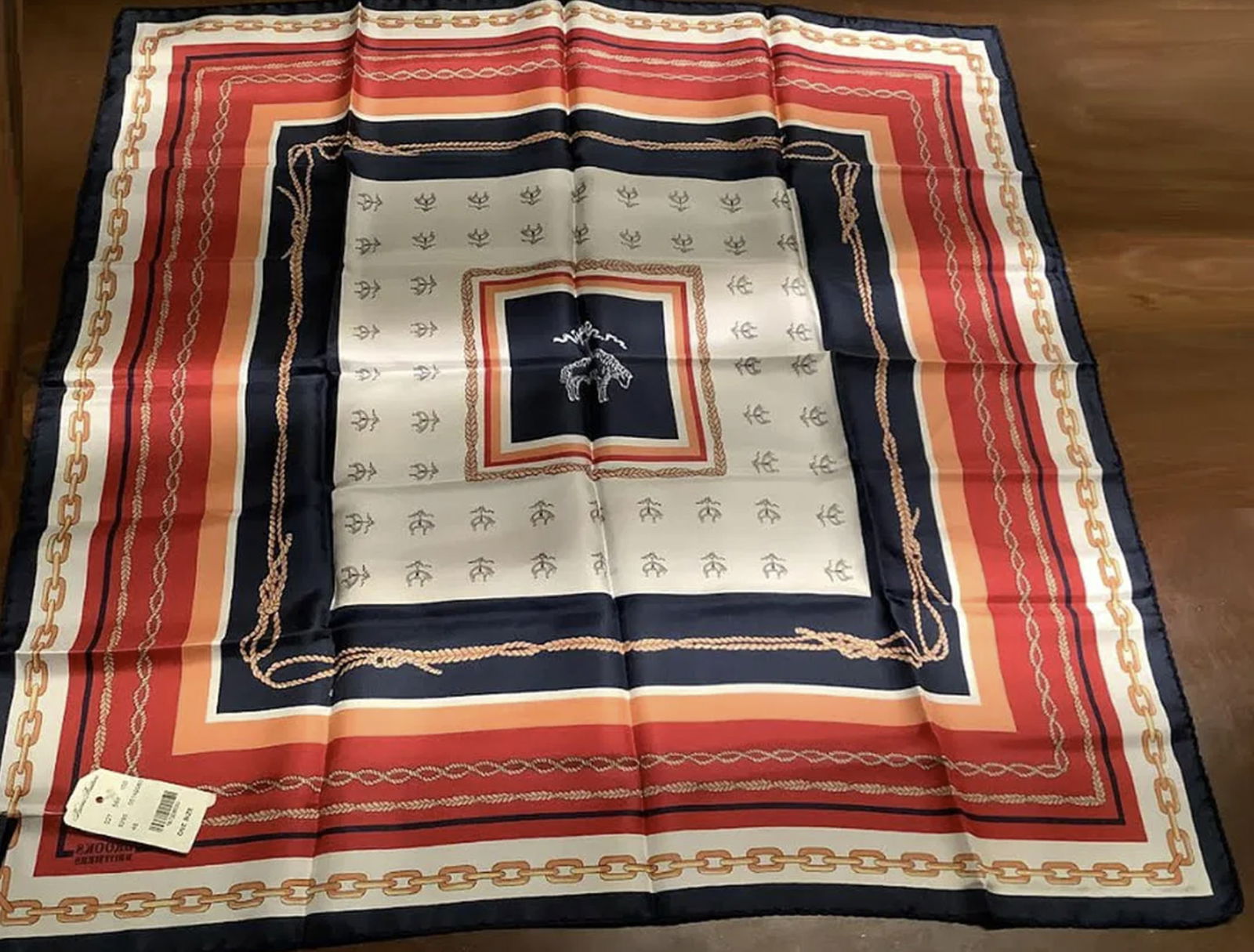 BROOKS BROTHERS SILK SCARF NEW MADE IN ITALY: BROOKS BROTHERS SILK SCARF MADE IN ITALY. Measures approx 26" x 26" Never Worn New Conditon no stains or damage