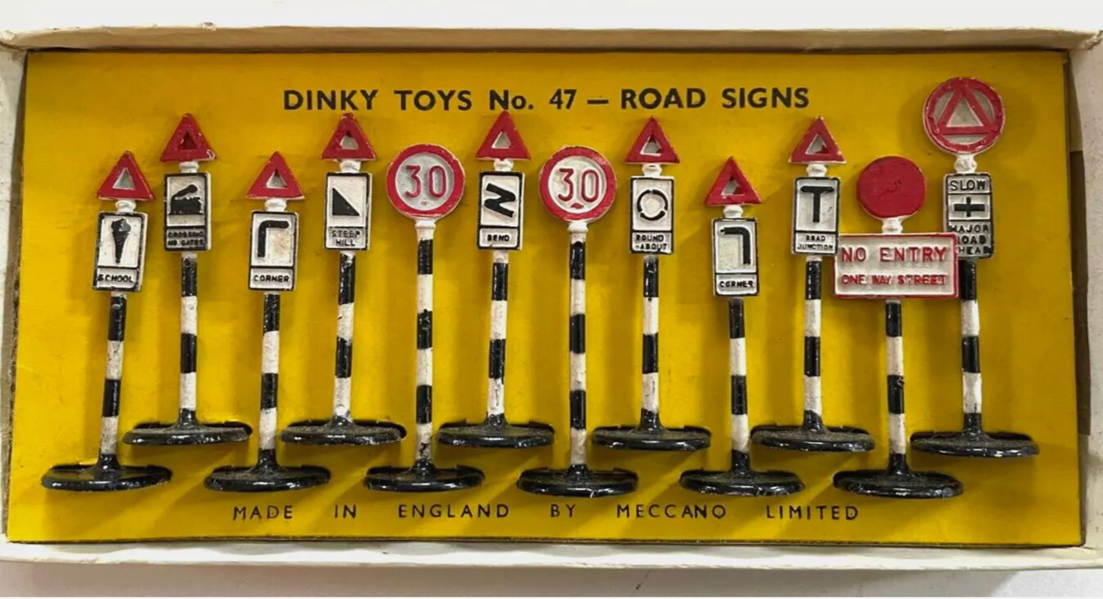 Dinky Toys #47 Road Signs Dealers Trade Box Set. Made in England by Meccano. (1 of 4)