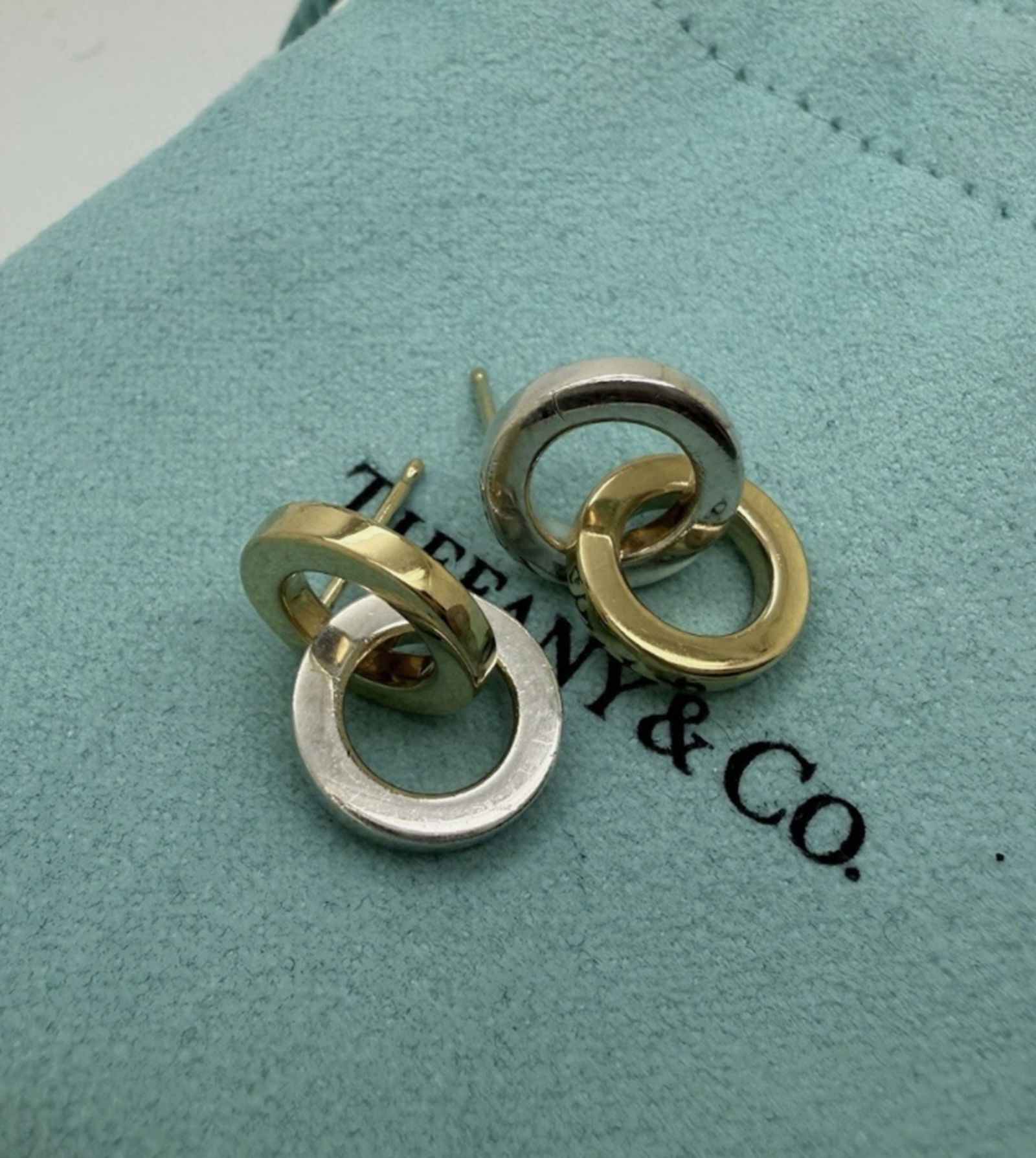 Tiffany Co Sterling Silver 18K Yellow Gold Interlocking Circles Stud Earrings With Pouch (1 of 4)