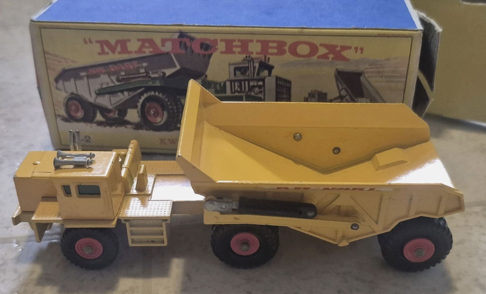 MATCHBOX LESNEY KINGSIZE K-2 KW DART DUMP TRUCK M619 In Box (1 of 6)