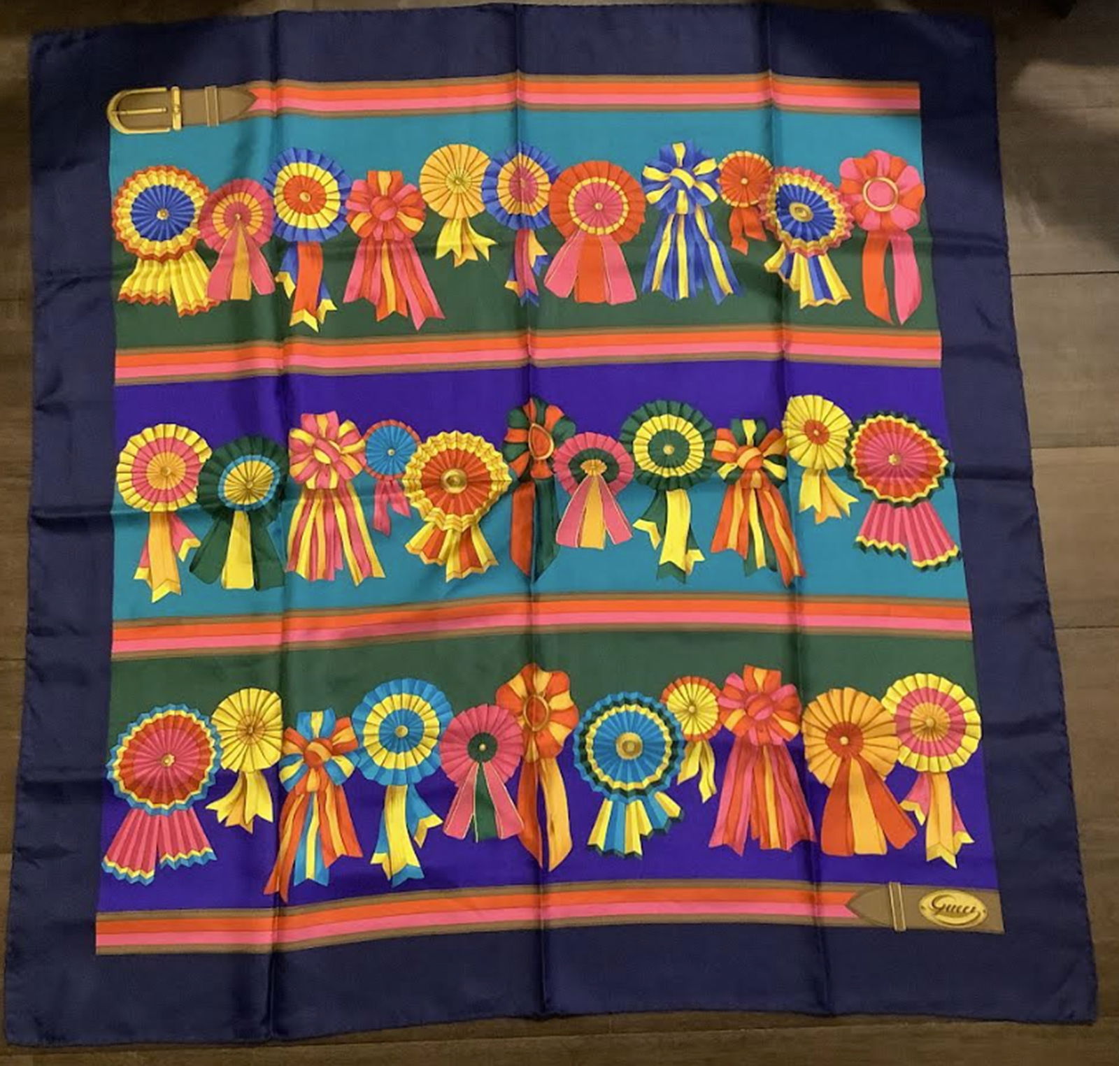 Gucci Silk Scarf Made in Italy: Gucci Silk Scarf Made in Italy. Measures approx 34 x 34 Never Worn New Conditon no stains or damage.