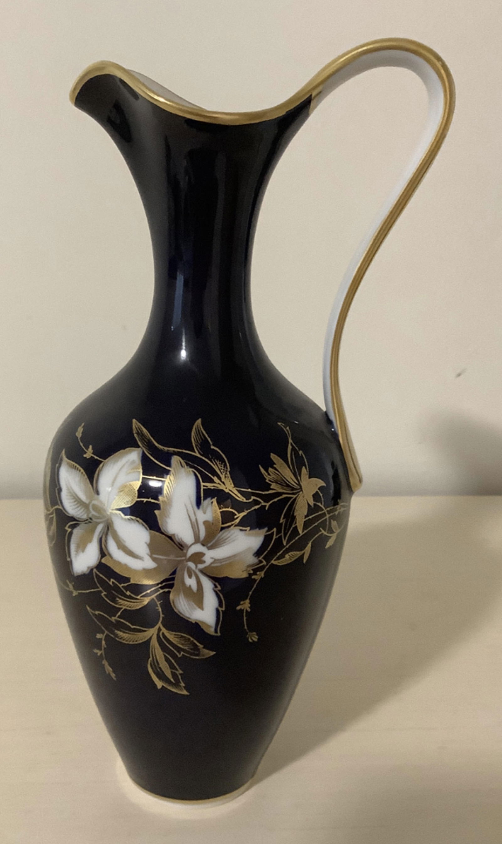 Echt Cobalt 16476 edelstein Bavaria Pitcher Vase: Echt Cobalt 16476 edelstein Bavaria Measures approx close to 9 inches tall