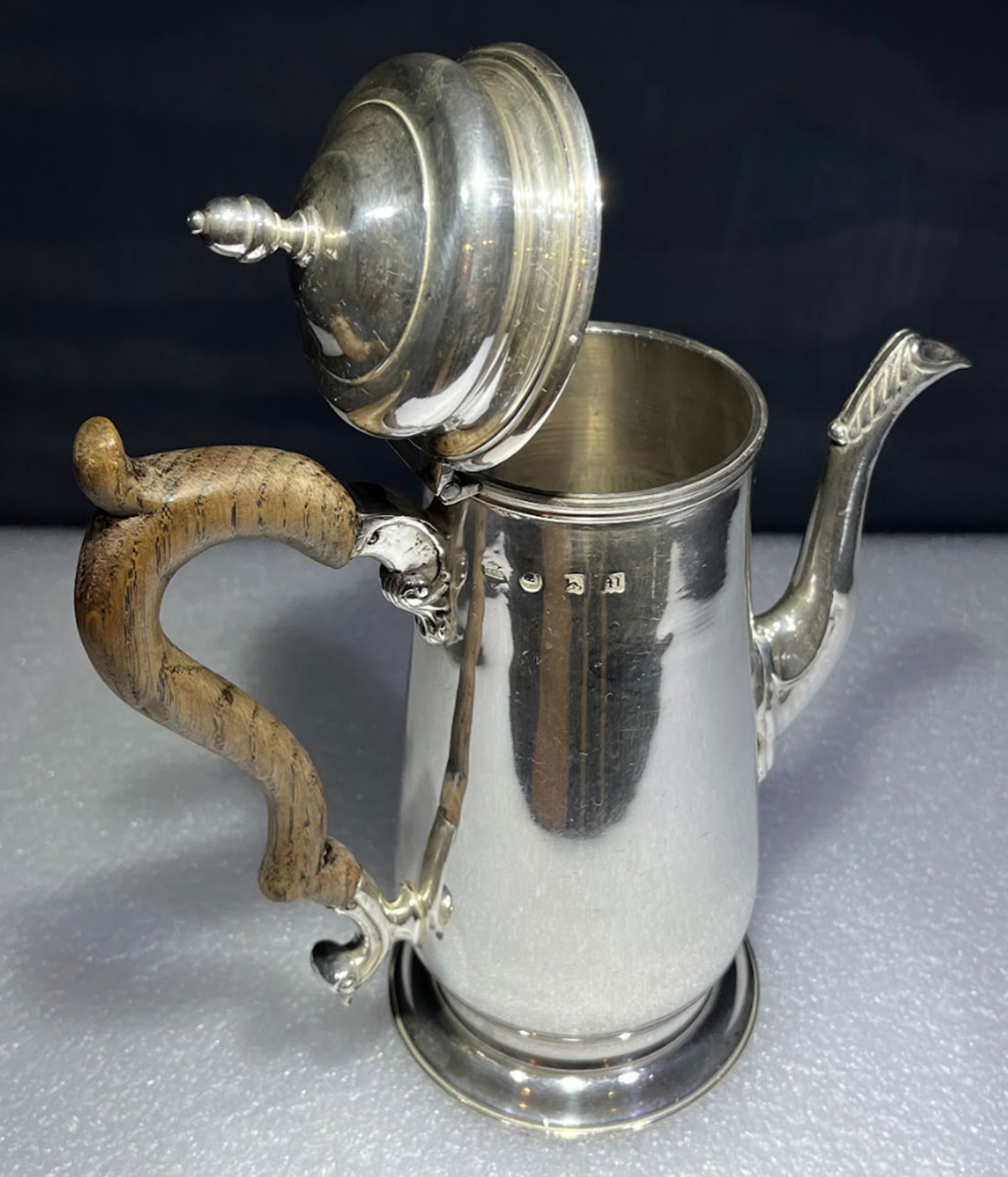 George Wicks English Sterling Silver Coffee Pot Made in London ERA 1767 (1 of 8)