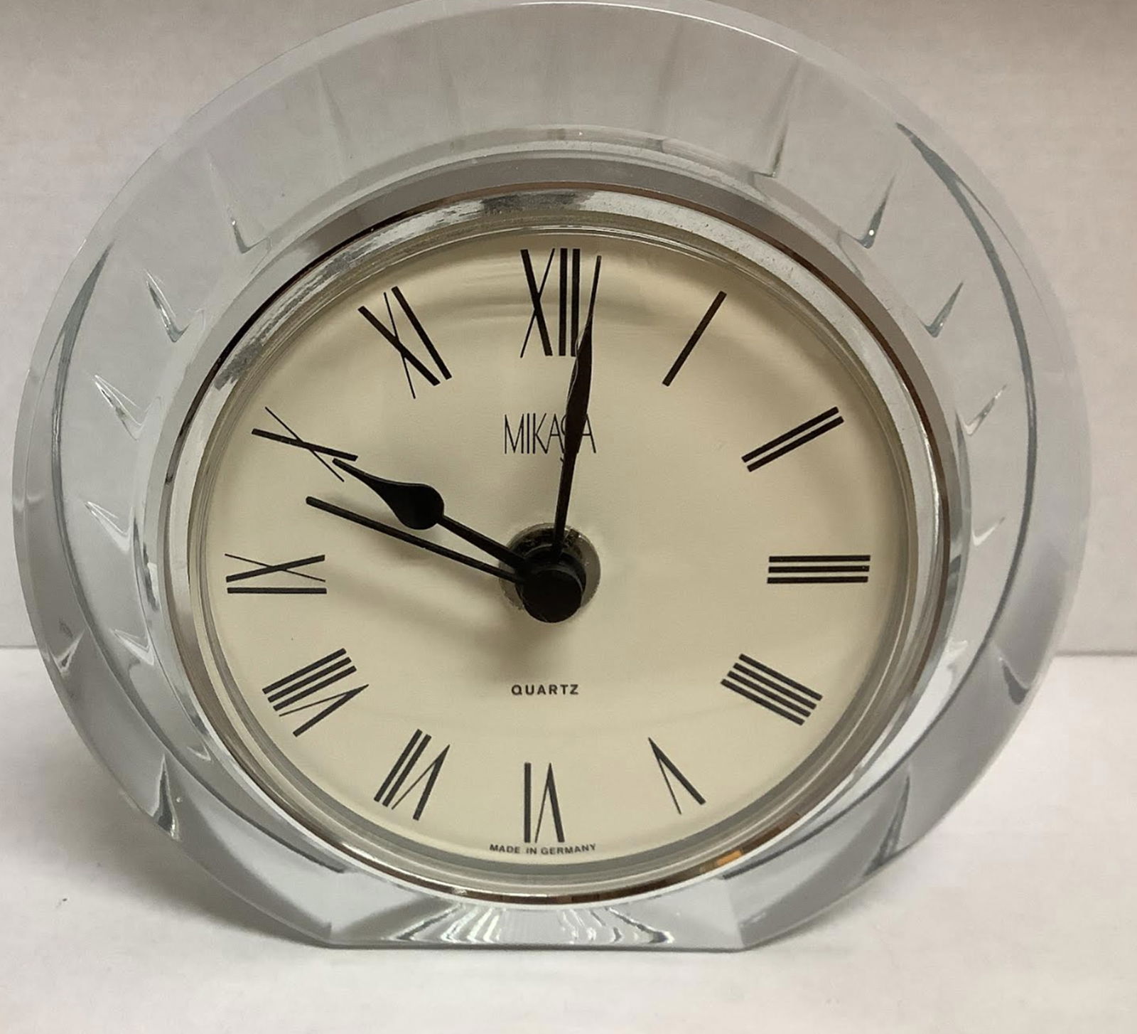 Mikasa Crystal clock with Makers mark sticker works! (1 of 5)
