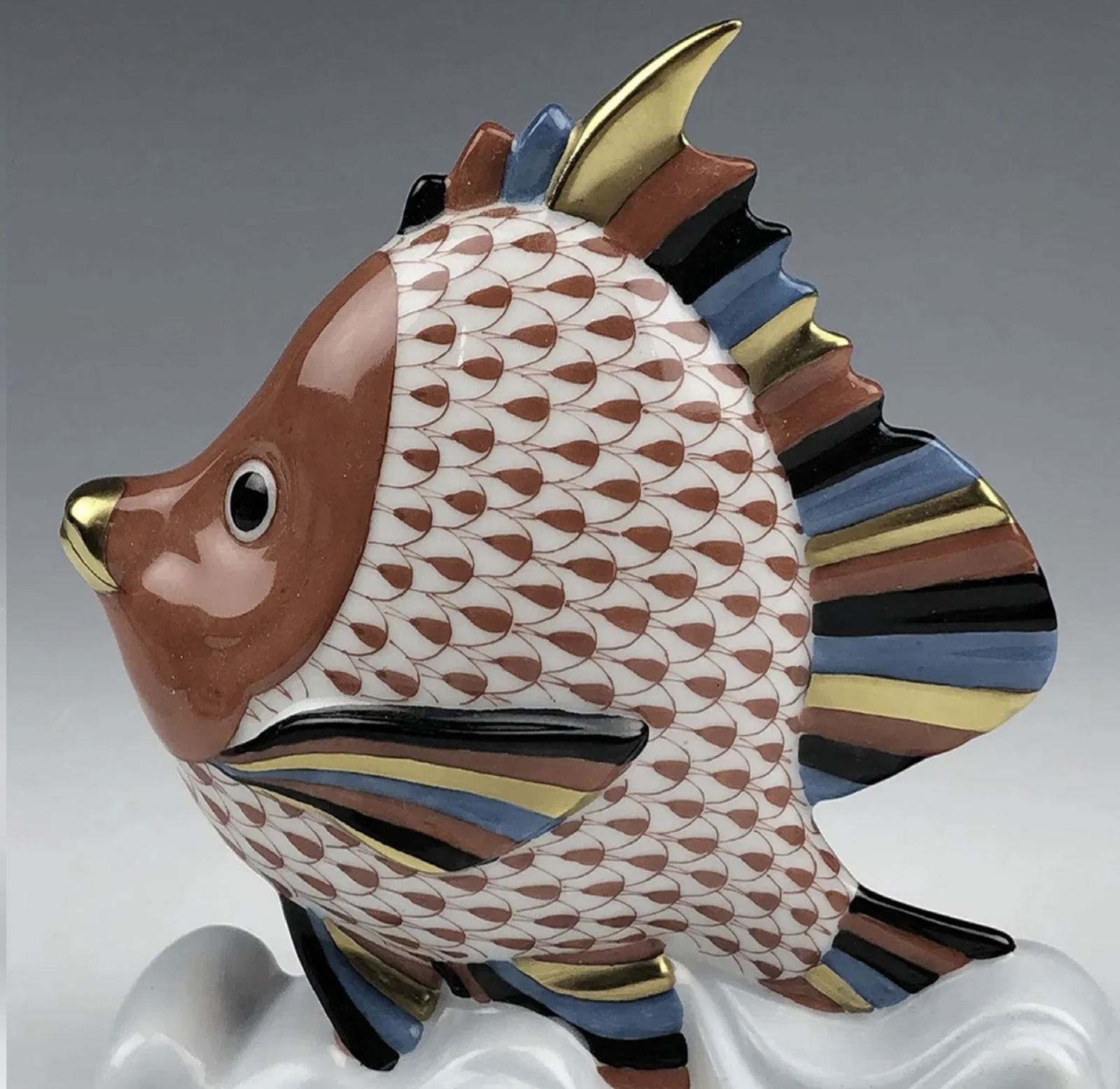 Herend Signed Rust Porcelain Tropical Fish on Wave With 24k Gold Accents Made in Hungary Orig Box (1 of 5)