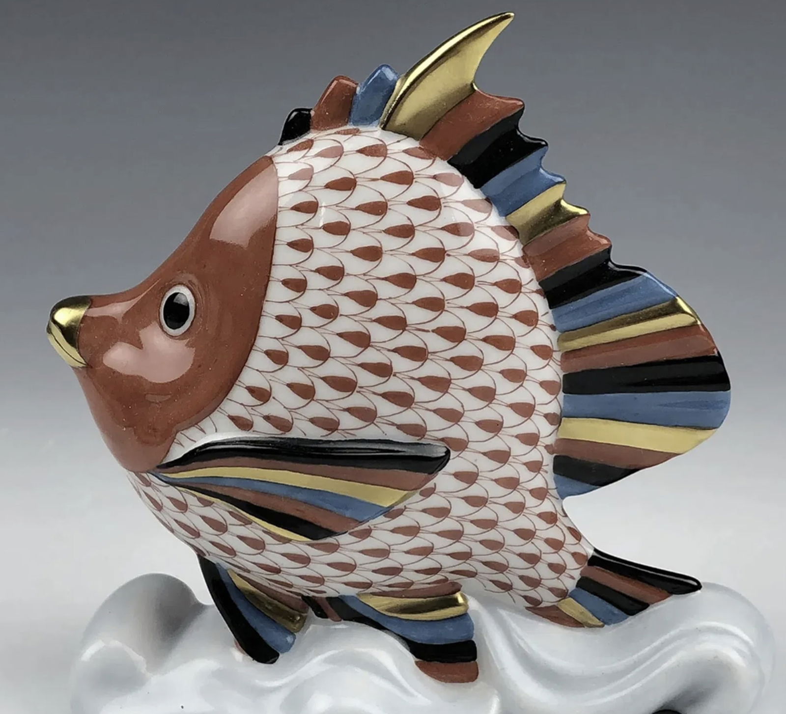 Herend Signed Rust Porcelain Tropical Fish on Wave With 24k Gold Accents Made in Hungary Orig Box - 5