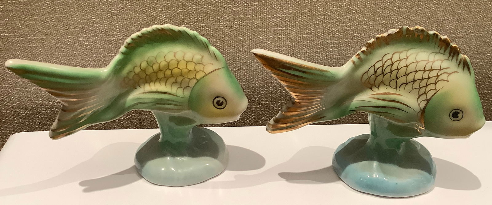 Hollohaza Hungary Signed Porcelain Fish Hand Painted With Gold Accents. set of 2: Hollohaza Hungary Signed Porcelain Fish Hand Painted With Gold Accents. set of 2 .Each one measures approx 4 Inches in length, and stands 3.25 inches high. No chips or cracks