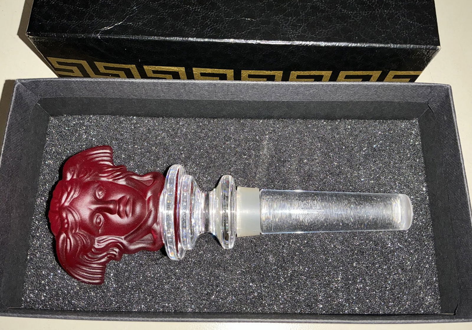 VERSACE Rosenthal "Medusa" Crystal Wine Bottle Stopper With Box: VERSACE Rosenthal "Medusa" Crystal Wine Bottle Stopper With Box