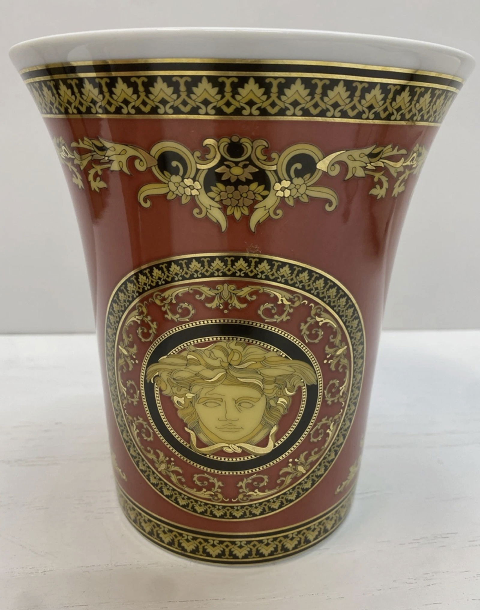 Versace Rosenthal Medusa Signed Porcelain Vase: Versace Rosenthal Medusa Signed Porcelain Vase. Measures approx 7 inches tall no chips or cracks present