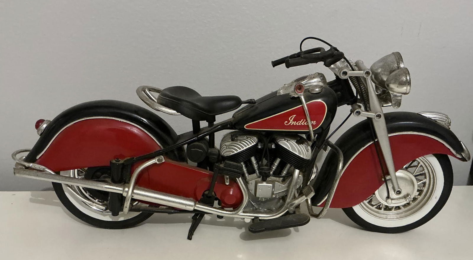 INIDAN MOTORCYCLE Vehicle 16 inches long: INIDAN MOTORCYCLE Vehicle Measures approx 16 inches long