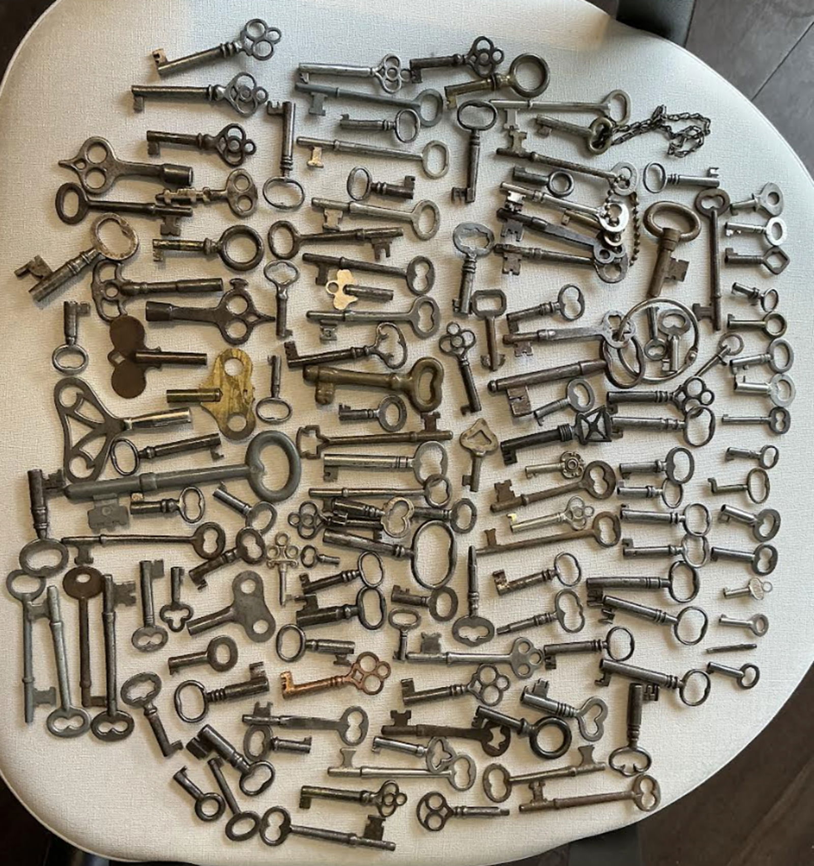 Lot of Metal windup keys collection (1 of 5)