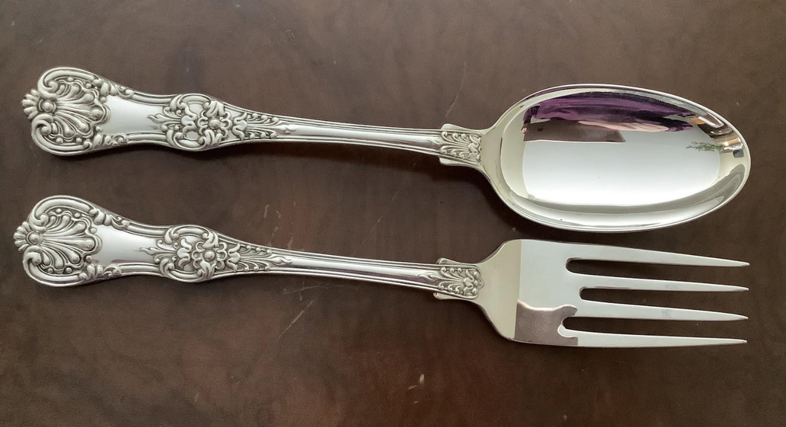 Tiffany & Co Sterling Silver English King Serving Spoon and Fork Set: Tiffany & Co Sterling Silver English King Serving Spoon and Fork Set