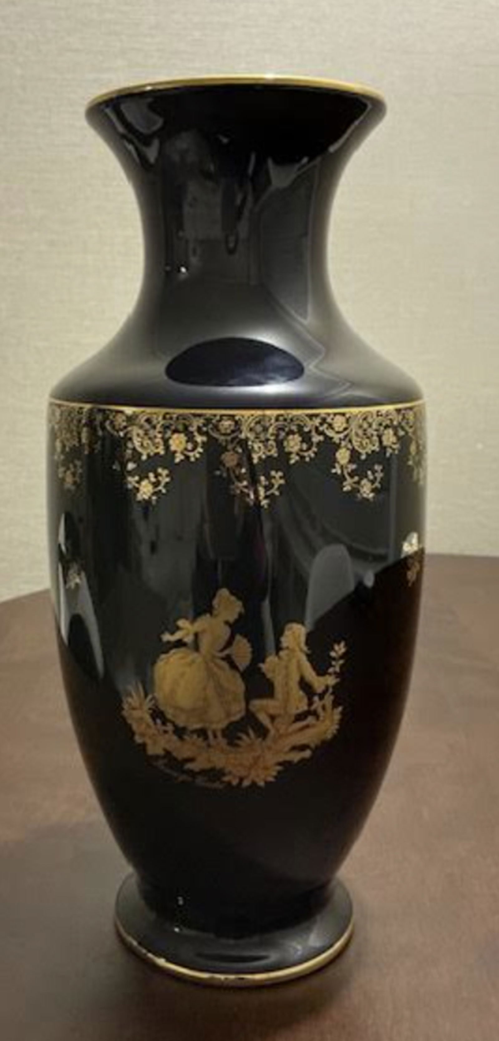 Limoges Castel France Signed Tall Porcelain Vase Urn With 22 Karat Gold accents: Limoges Castel France Signed Tall Porcelain Vase Urn With 22 Karat Gold accents . Measures approx 14 inches tall approx 7 inches wide. This is a vintage Limoges Castel porcelain vase, handcrafted in F