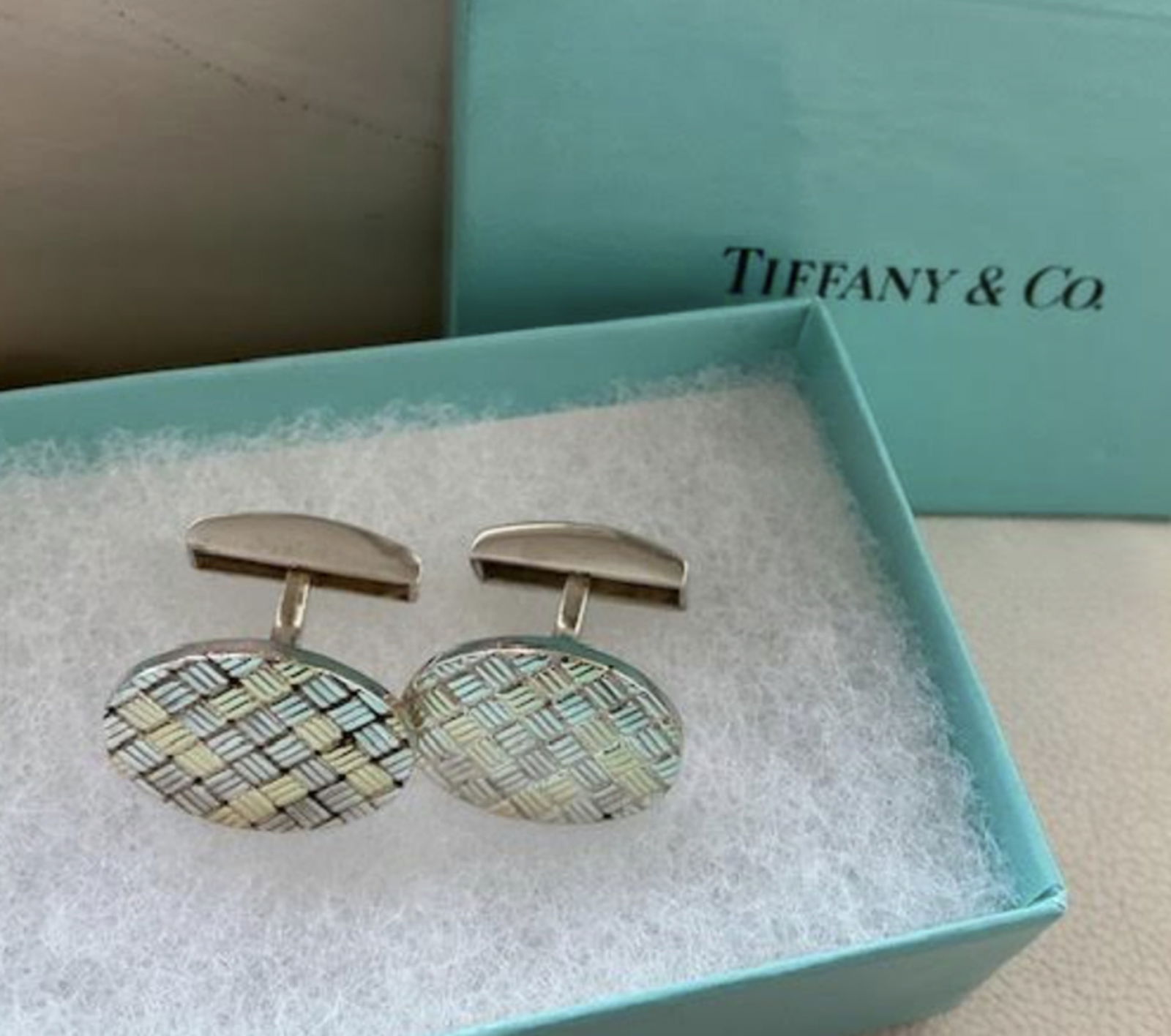 Tiffany & Co Sterling Silver with 18K yellow Gold Cufflinks with Pouch: Tiffany & Co Sterling Silver with 18K yellow Gold Cufflinks with Pouch
