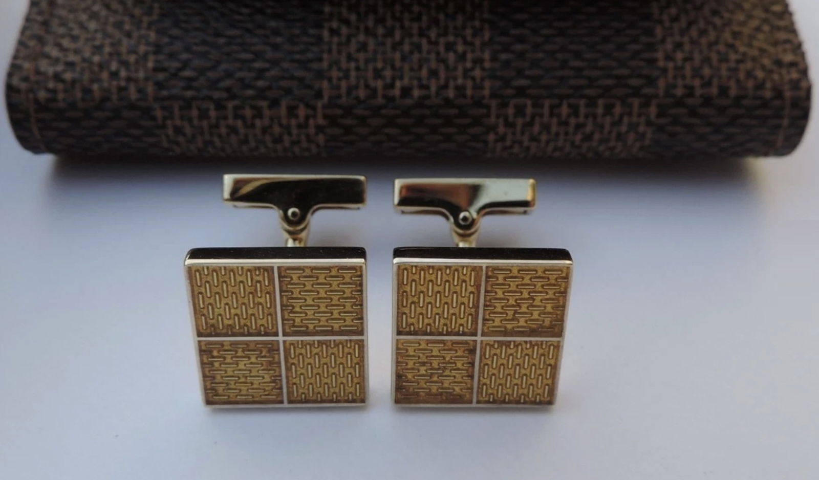 LOUIS VUITTON Enamel Sterling Silver Cufflinks With Orig Pouch (1 of 5)
