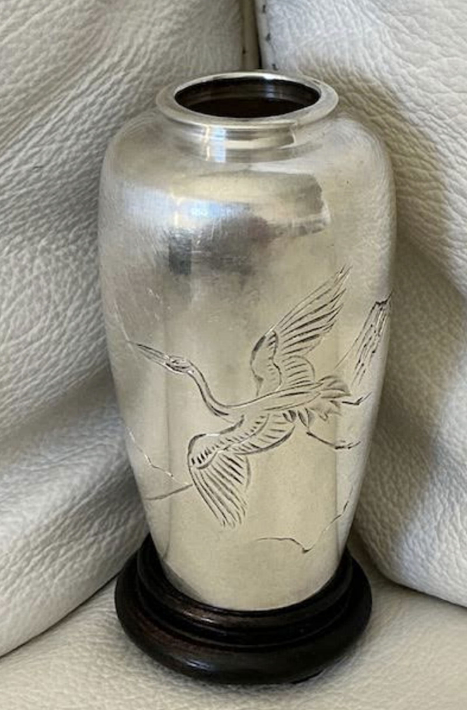 Japanese Sterling Silver Miniature Japanese Signed TENSHODO Engraved Vase W Box & Stand: Japanese Sterling Silver Miniature Japanese Signed TENSHODO Engraved Vase W Box & Stand. Close to 3 tall Made in Japan. signed Japanese sterling silver Miniature Vase by Tenshodo. The finely crafted v