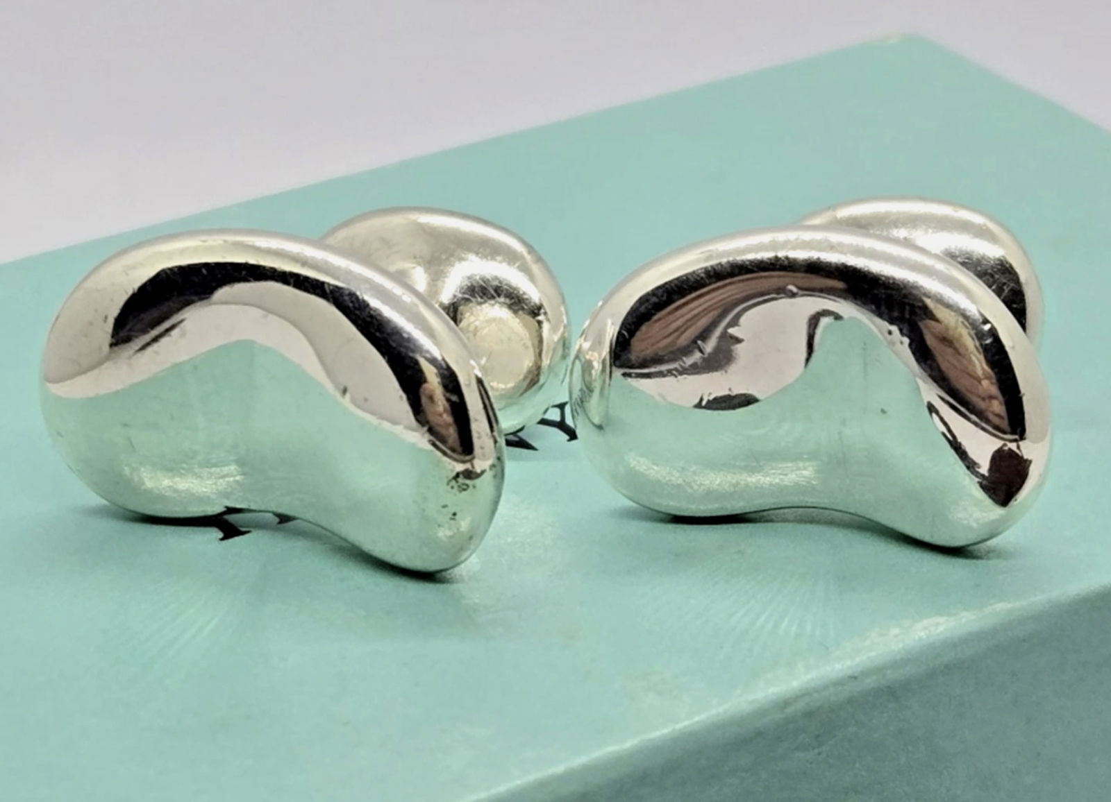 Tiffany & Co Sterling Silver Elsa Peretti Bean Cufflinks With Pouch and Box: Tiffany & Co Sterling Silver Elsa Peretti Bean Cufflinks With Pouch and Box Measures approx Total Length: Approx. 2.3cm