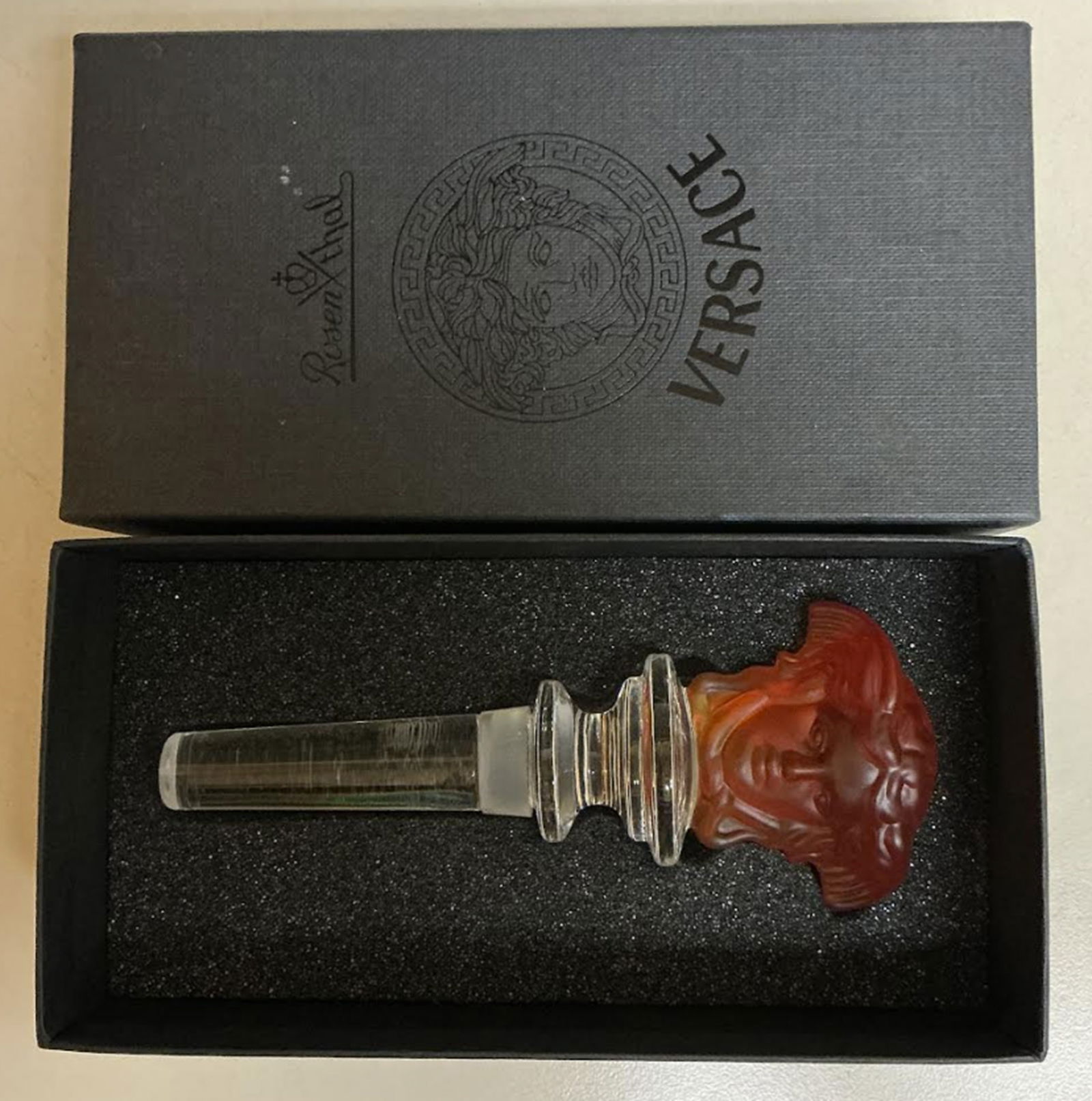 VERSACE Rosenthal "Medusa" Crystal Wine Bottle Stopper With Box: VERSACE Rosenthal "Medusa" Crystal Wine Bottle Stopper With Box