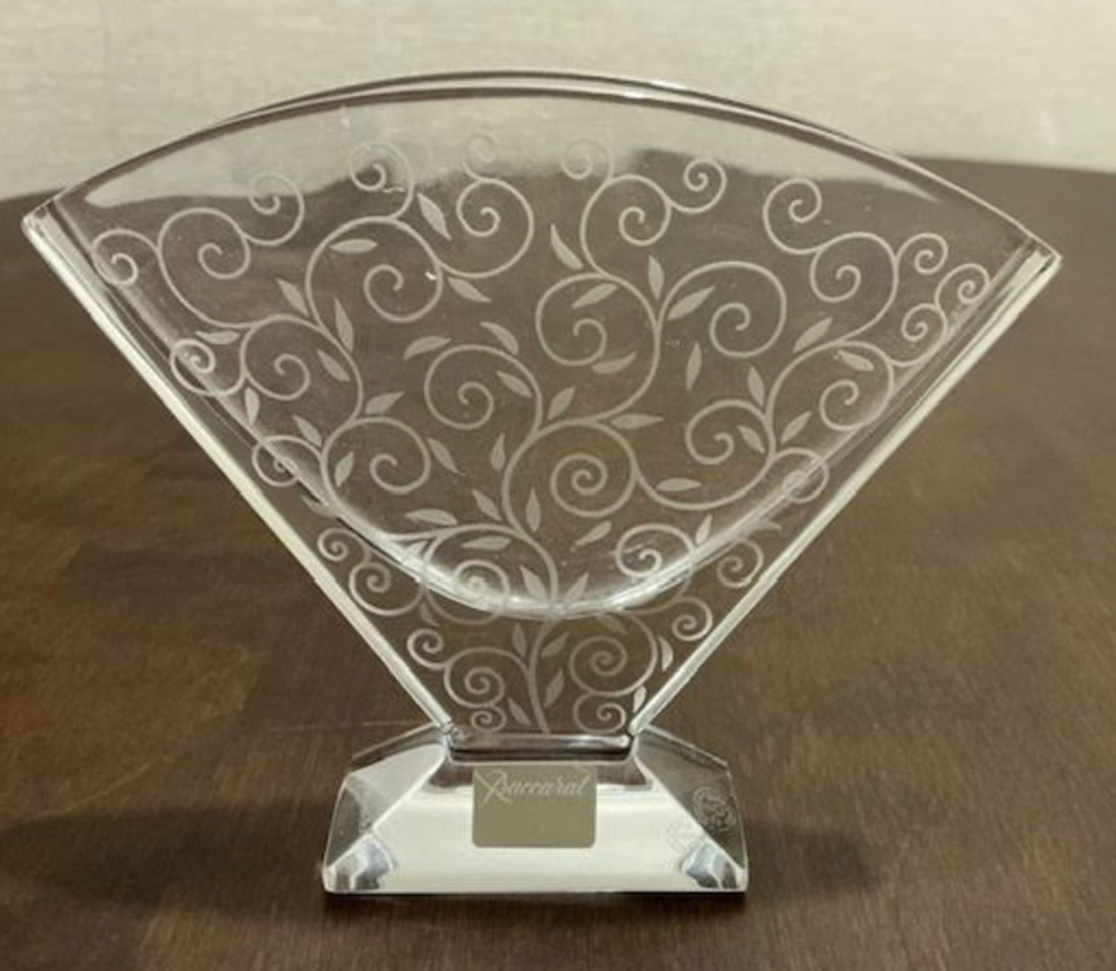Baccarat signed Crystal Fan vase With Orig Sticker made in France: Baccarat signed Crystal Fan vase With Orig Sticker made in France. Measures approx 4.5 inches wide 4 inches tall