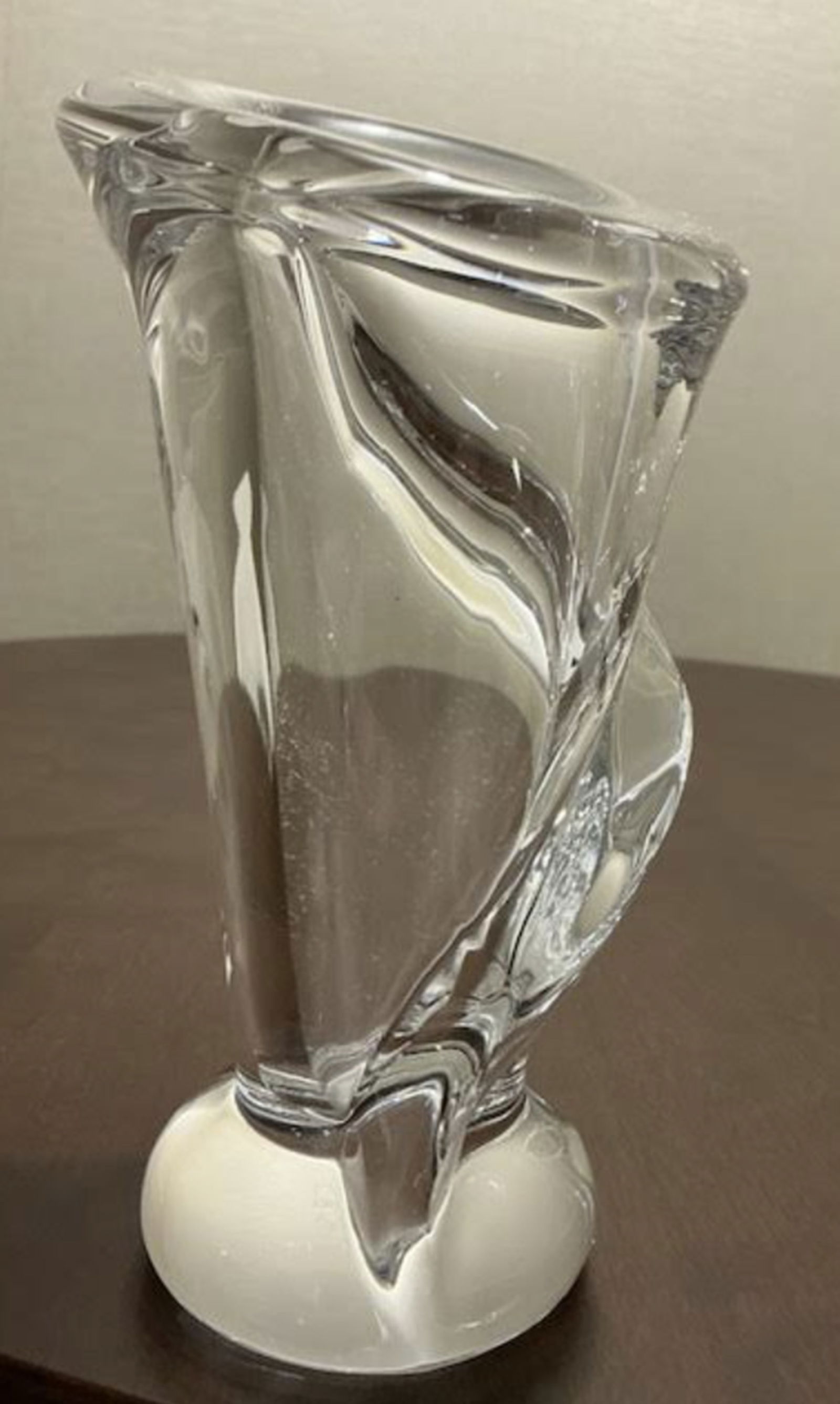 Cristal Sevres Signed Cala Lily Vase Made in France.: Cristal Sevres Signed Cala Lily Vase Made in France.Measures approx 7.5 tallest