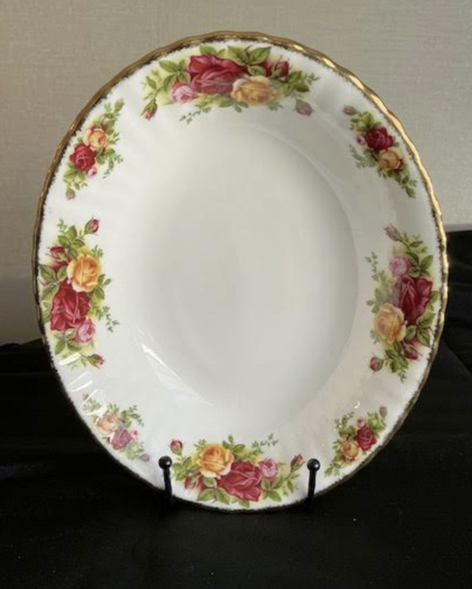 Royal Albert Porcelain With Gold Trim Vegetable Bowl: Royal Albert Porcelain With Gold Trim Vegetable Bowl Measures approx 9 inches wide by 2.25 inches high