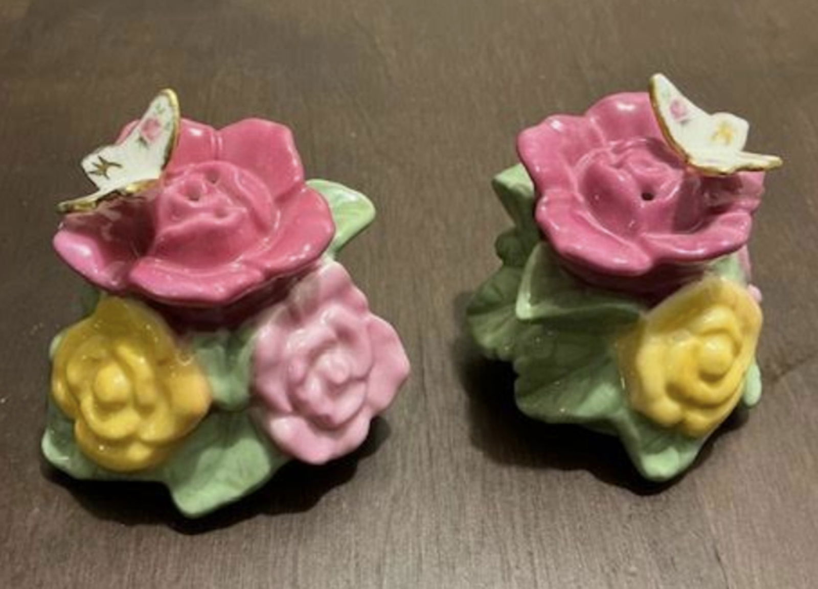 Royal Albert Porcelain Floral Salt and Pepper Set of 2 wide: Royal Albert Porcelain Floral Salt and Pepper Set of 2 Measures approx 2 inches wide x 1.5 inches tall