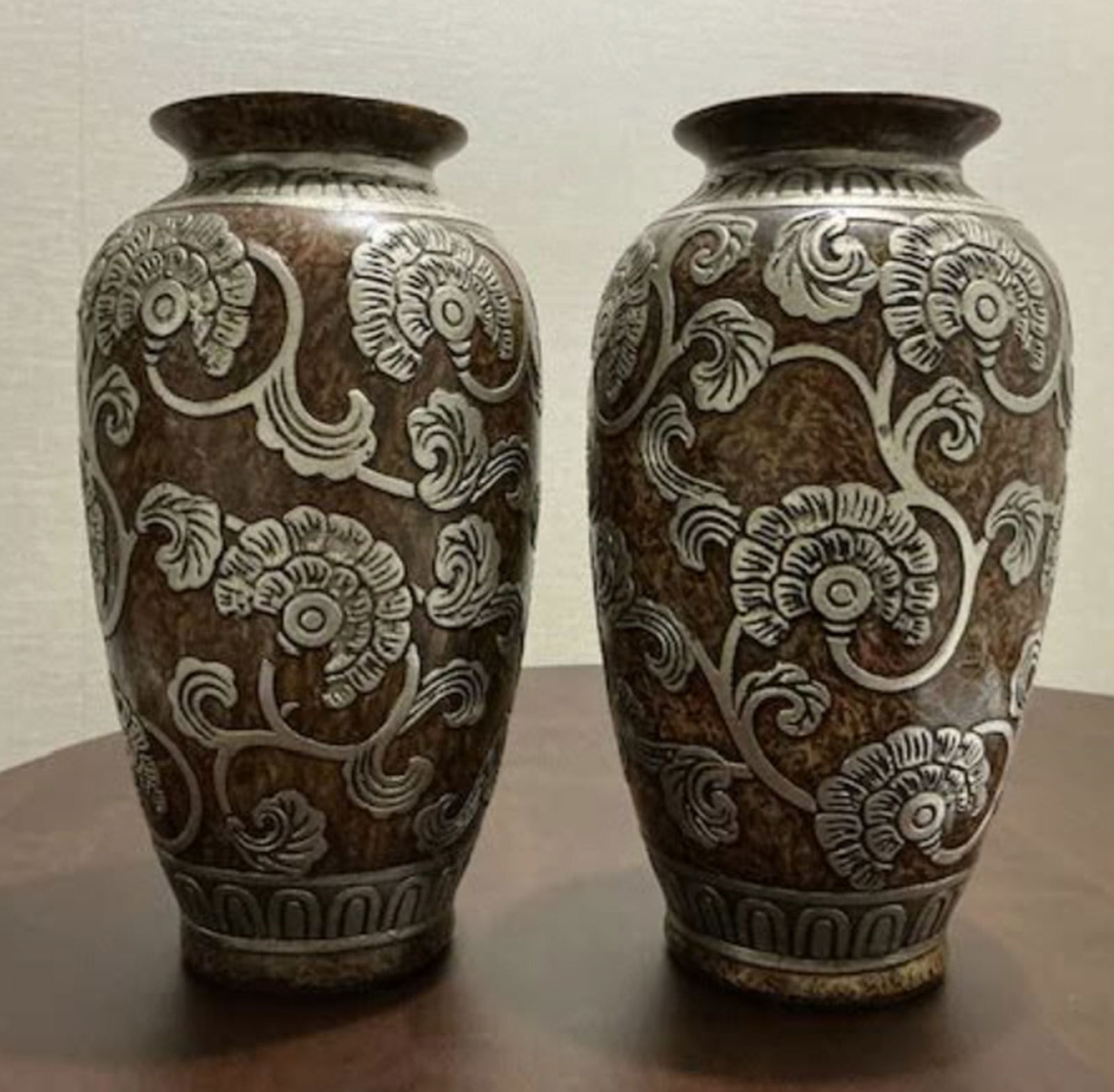 Pair tall vase Urns (1 of 7)